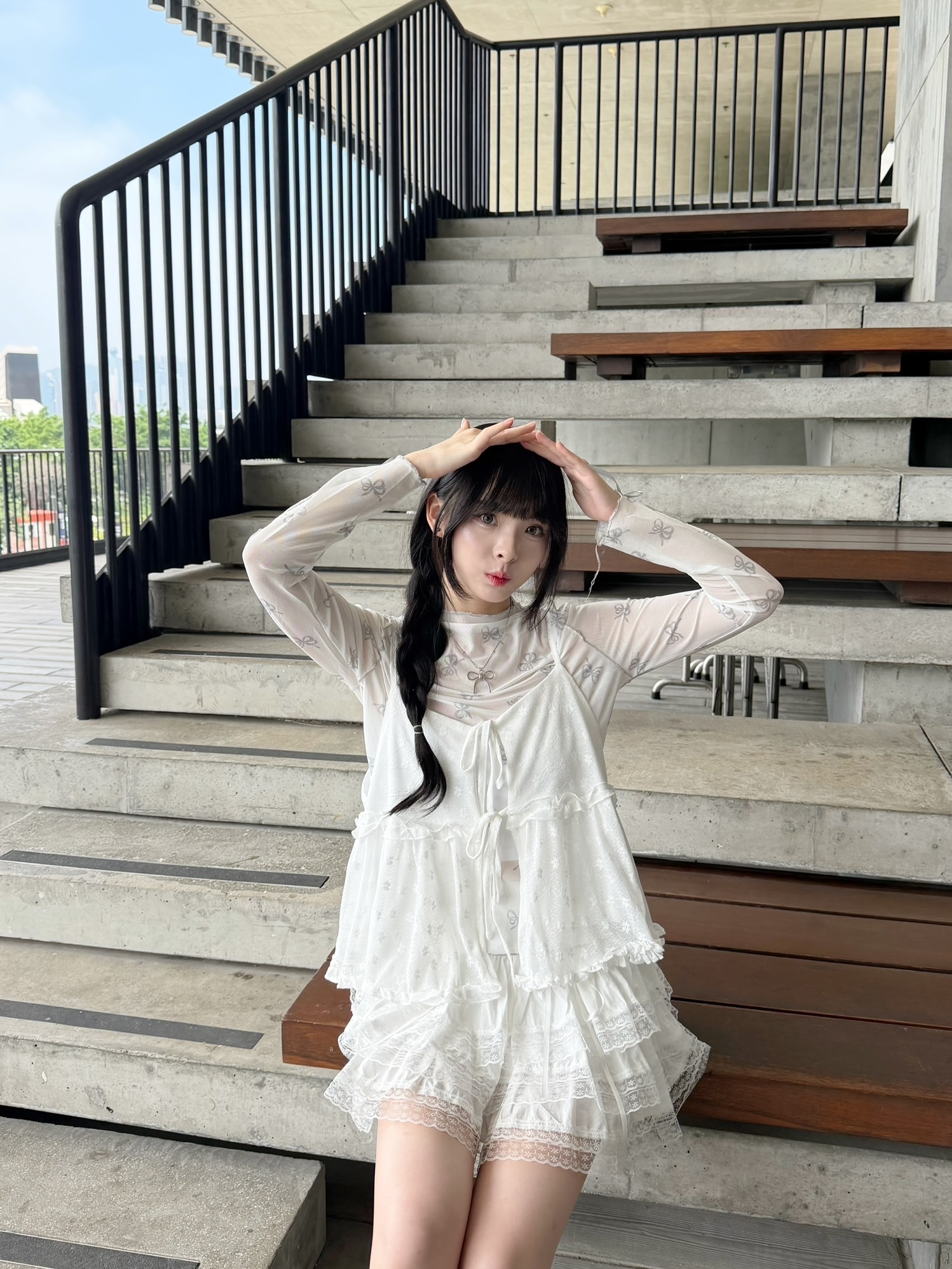 勁百搭~蕾絲小花層次吊帶外搭 兩色入