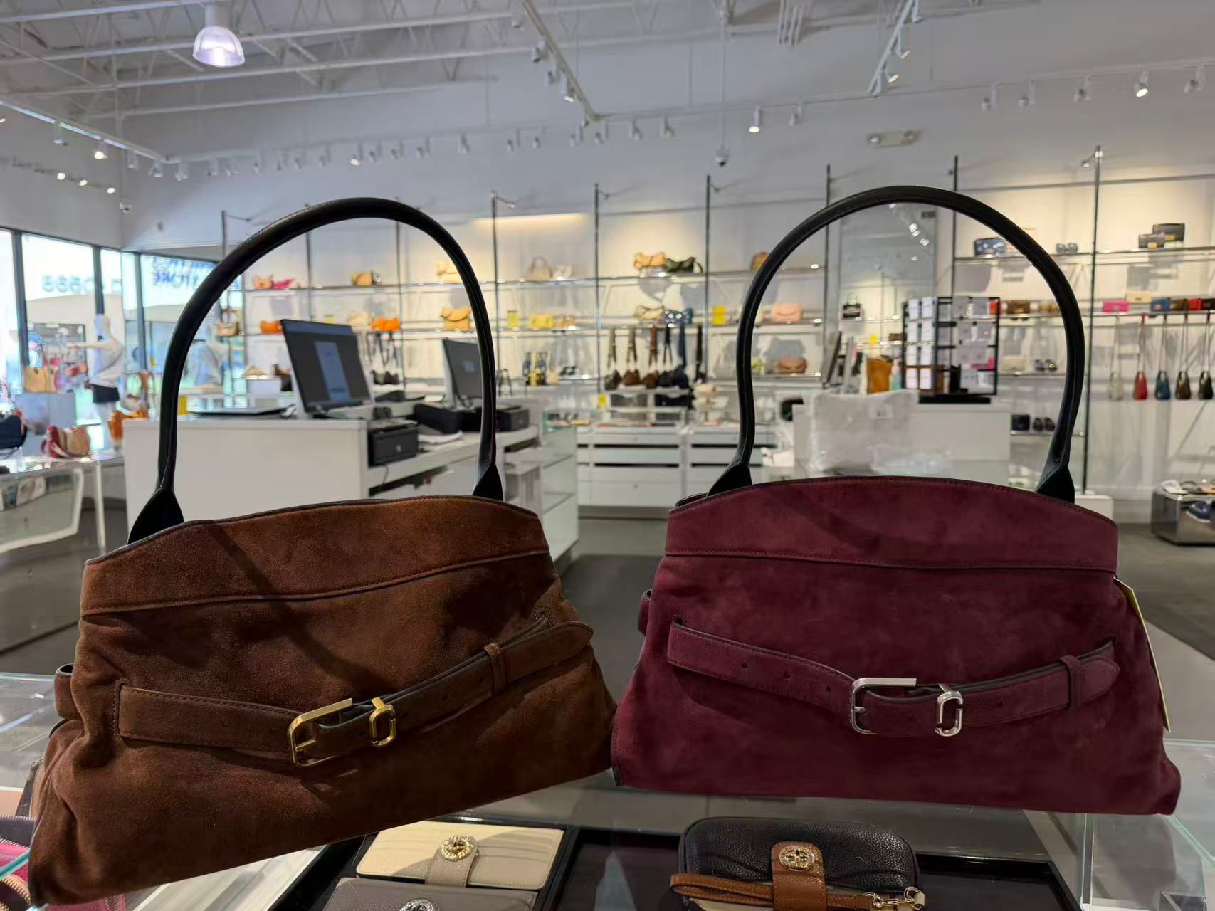 【預購】Marc Jacobs H051467 The Dakota 絨面革單肩包
