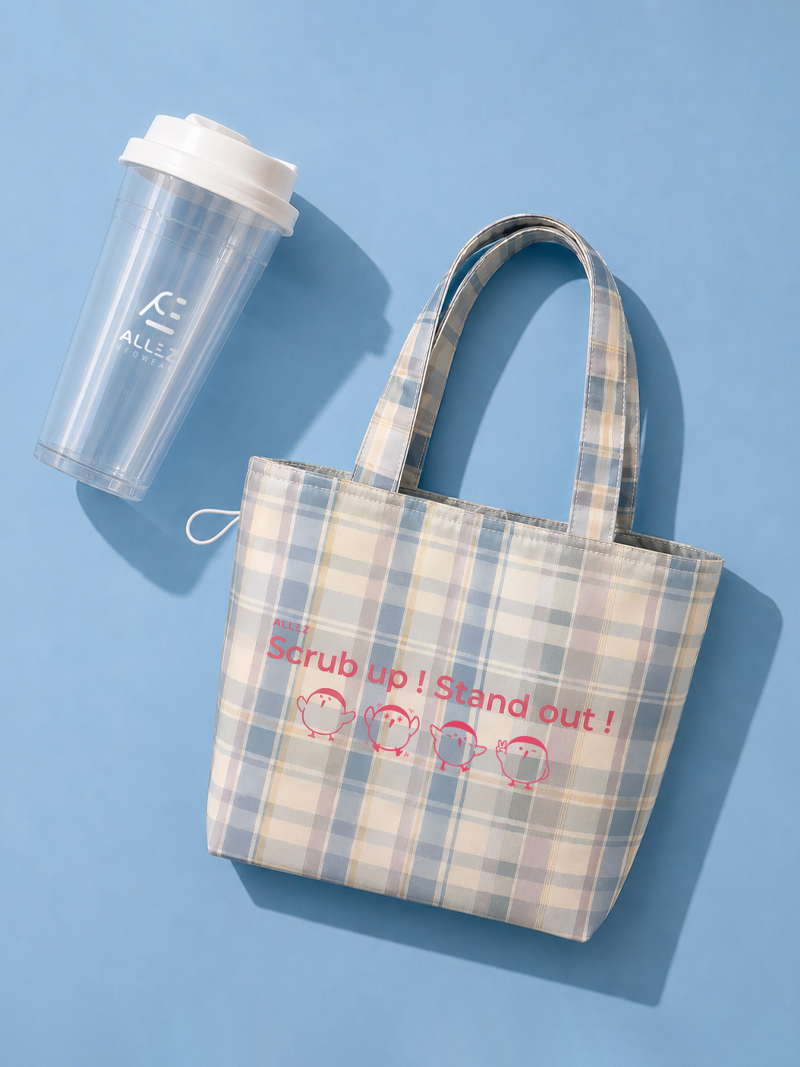 【 品牌小物 】STAND OUT ! 翻轉格紋兩用杯袋
