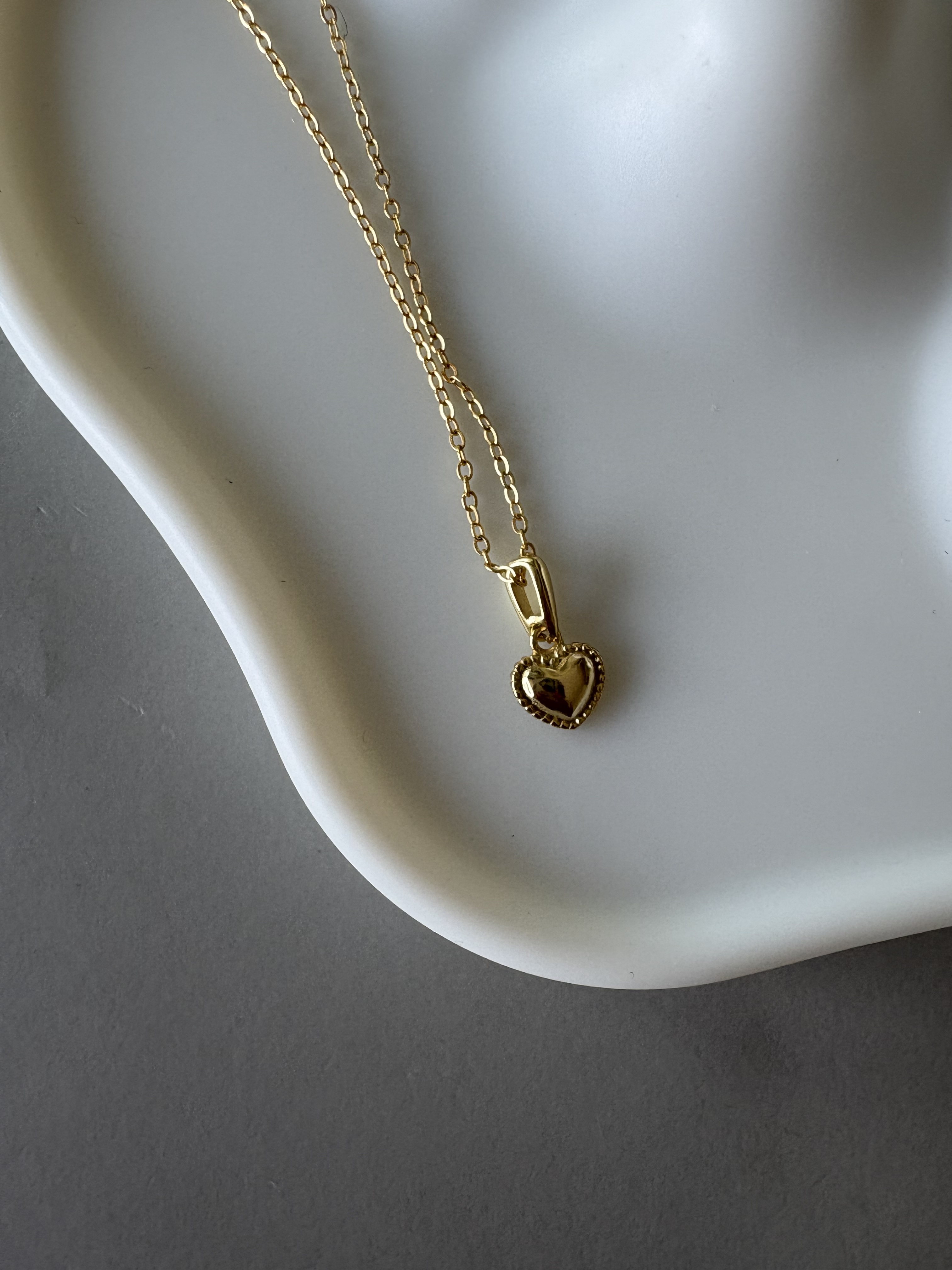 graceful heart necklace