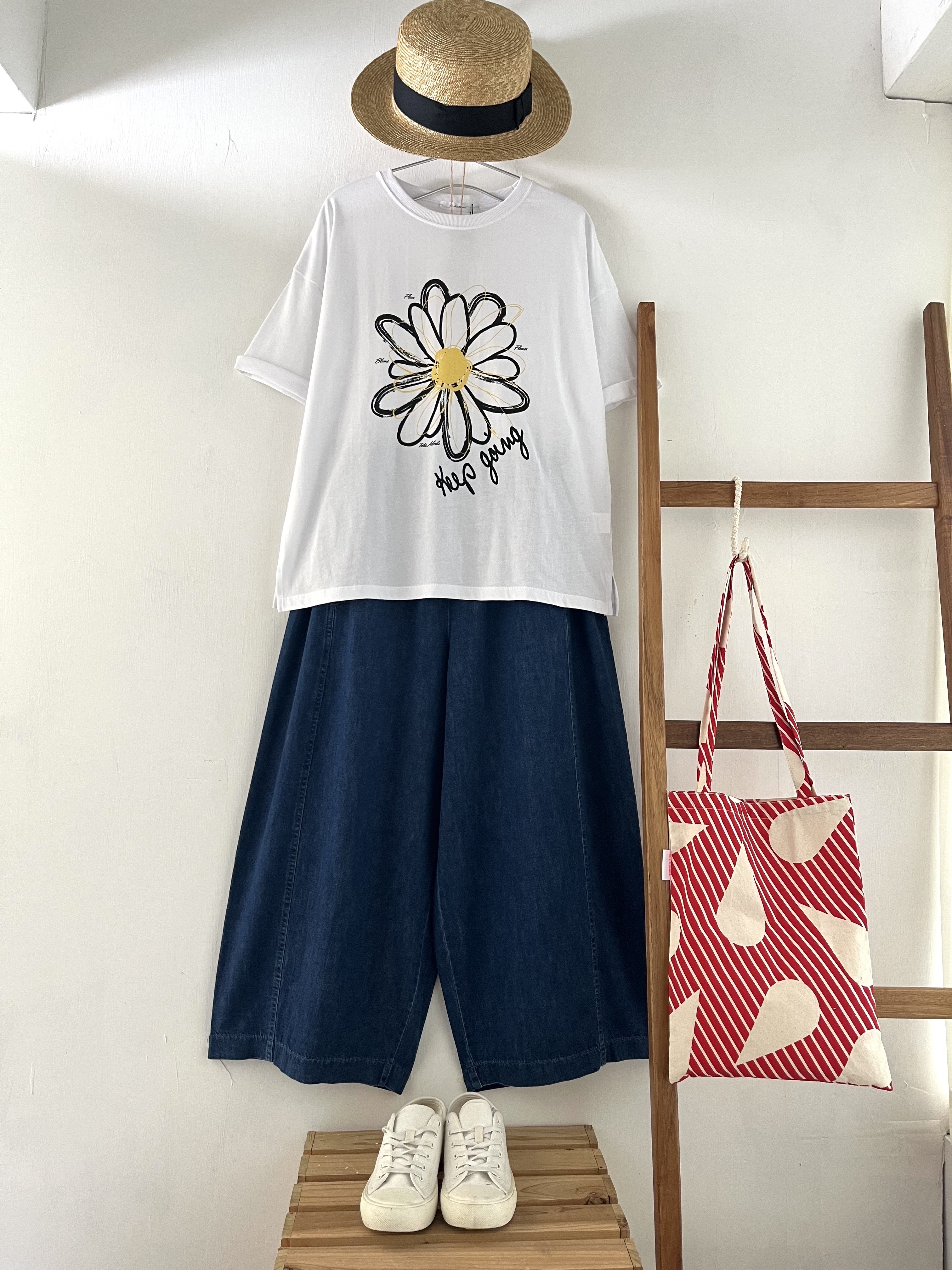 fu-dueka白色圓領花🌼tee