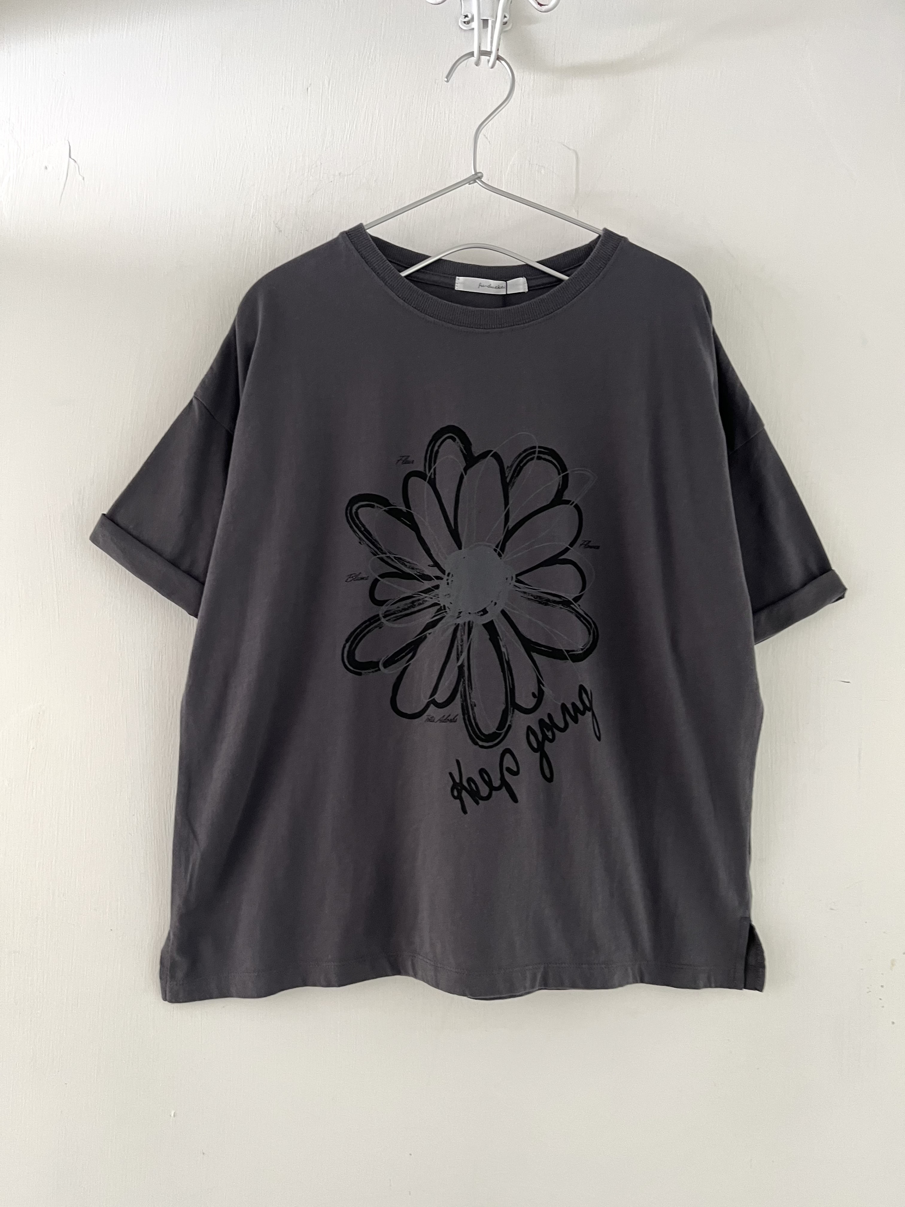 fu-dueka炭灰色圓領花🌼tee
