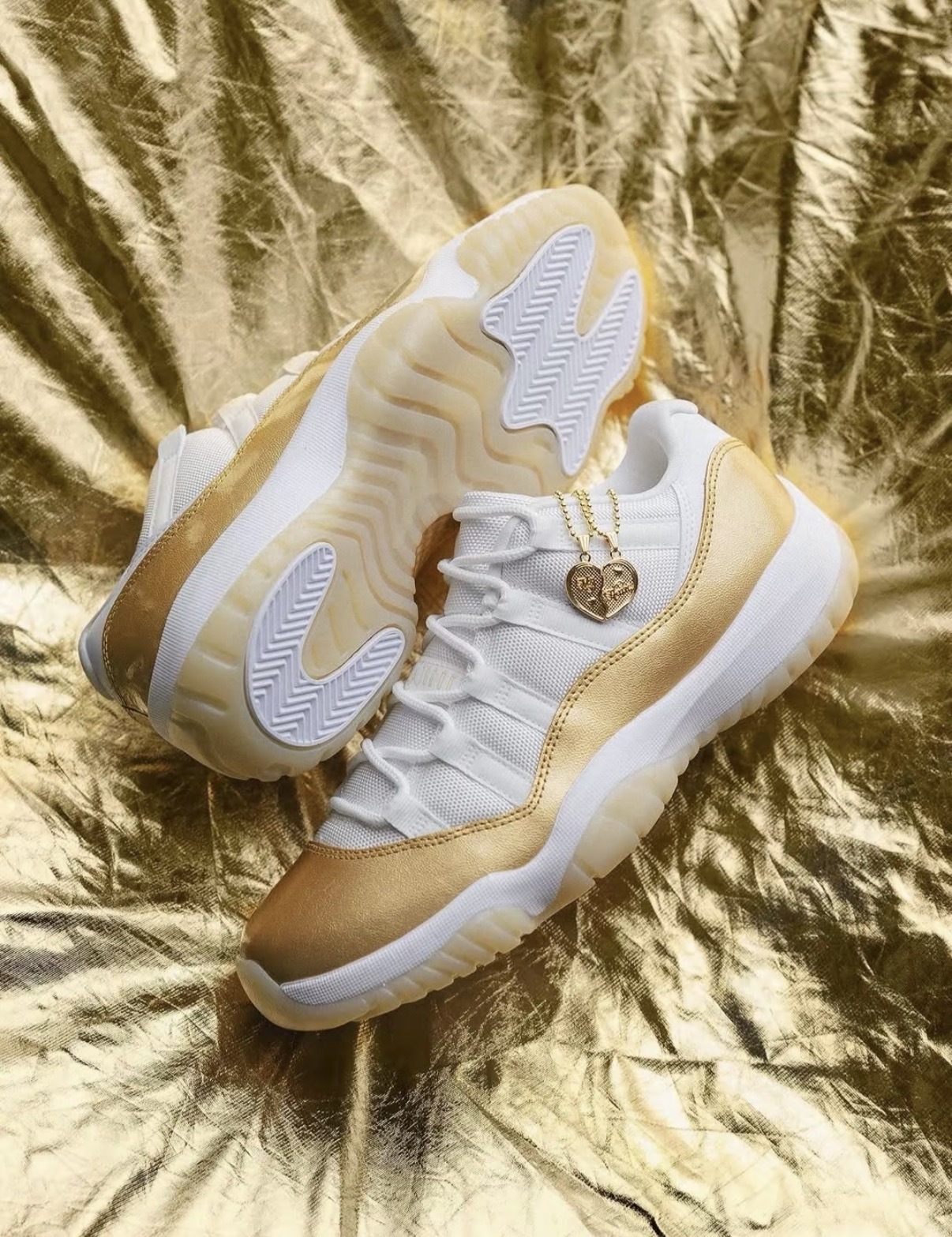 女鞋 NIKE W AIR JORDAN 11 RETRO 'Mother's Day' 白金 母親節 愛心吊飾 冰底 緩震 籃球鞋【AH7860-102】AJ11