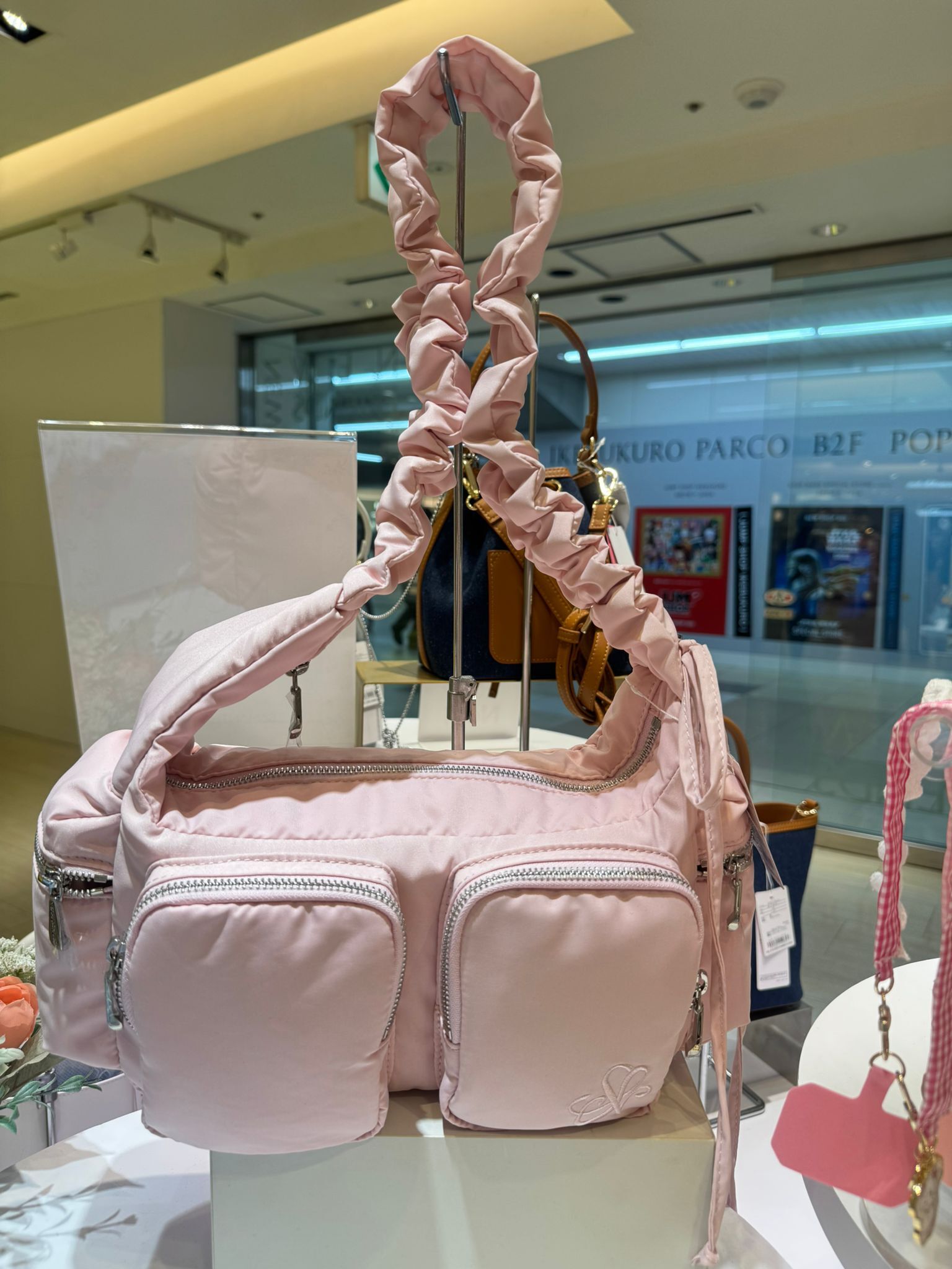 SA21 闊10.5 高5.5 $789