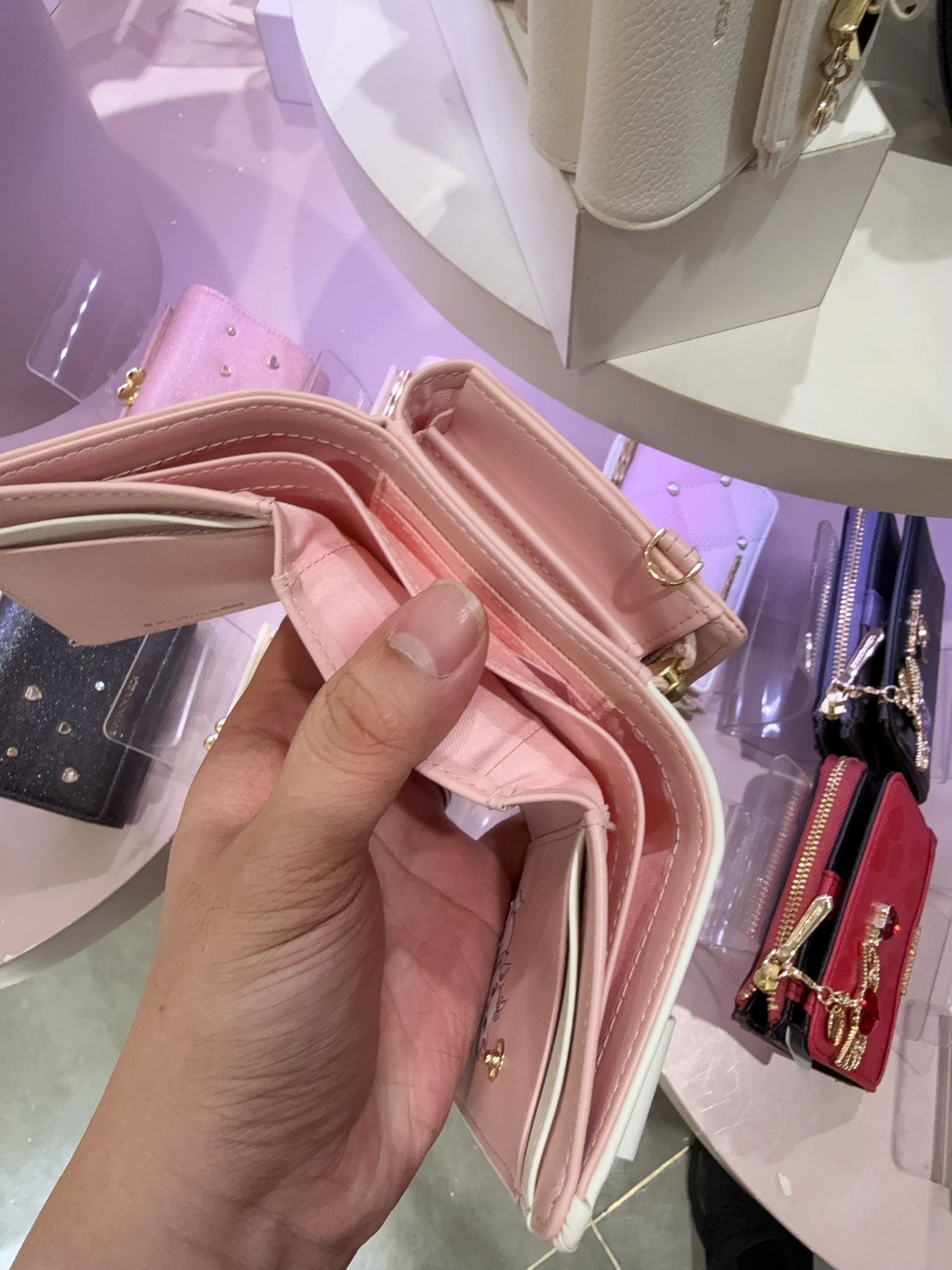 SA24 銀包 $999