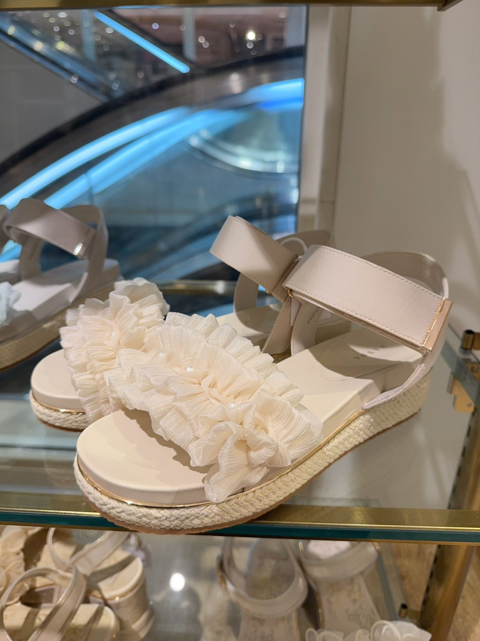 RD10 1寸高 $799 鞋盒+30