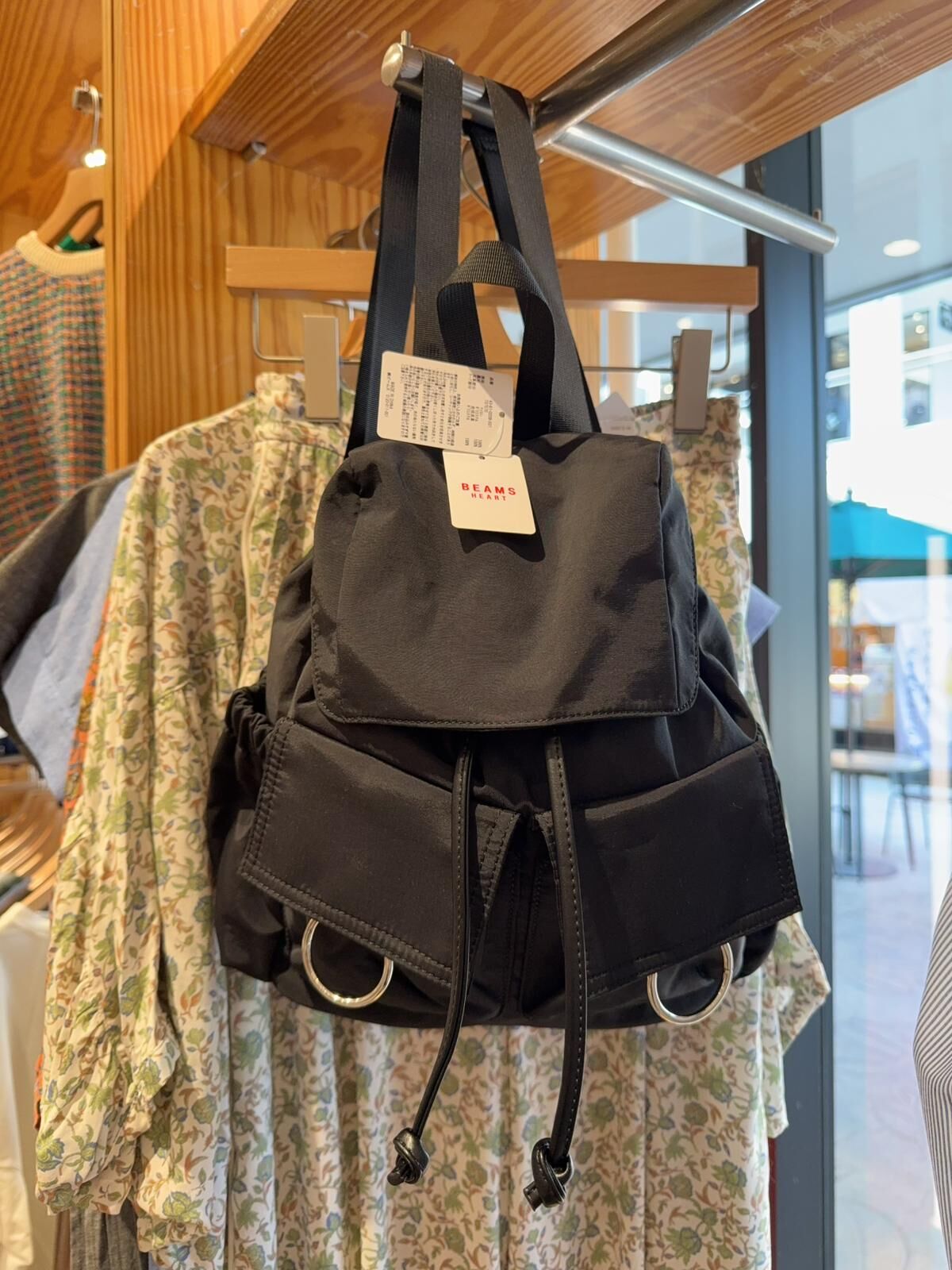 BH09 超輕身 闊11高14 $499