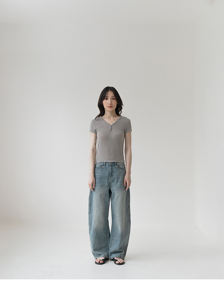 Simple V-neck button-down fitted cropped top - gray S/M【01099728】in stock+pre-order