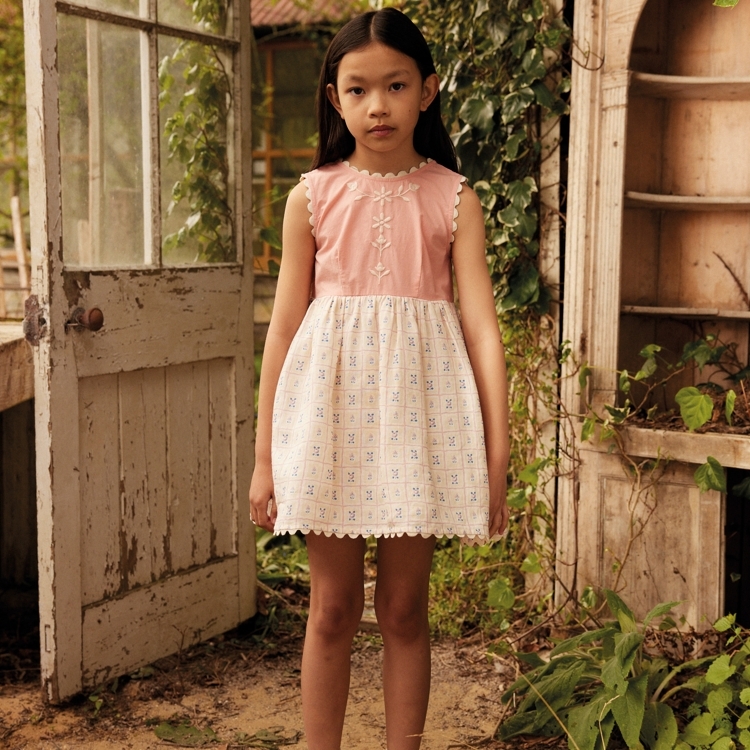 Apolina 小花刺繡拼接格紋花無袖波浪邊洋裝 LOLA DRESS - ROSEPANEL CREAM/PEONY