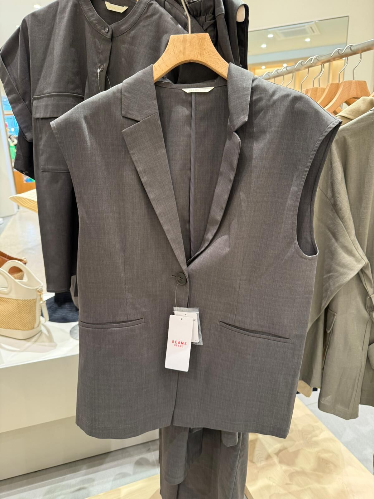 BH10 背心 胸40 長25 $479