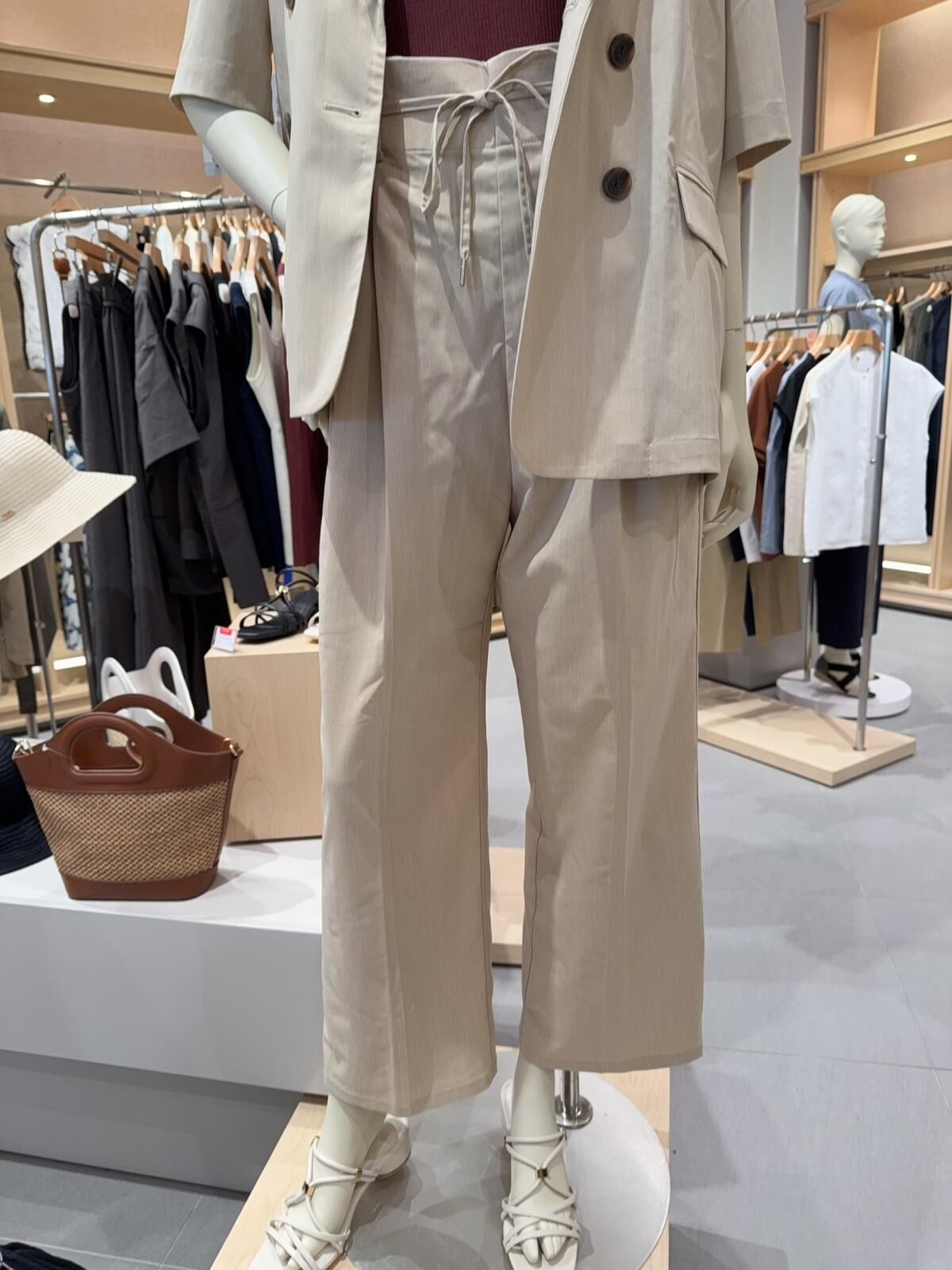 BH11 橡筋褲 腰26-37 hip 46 長40 $499