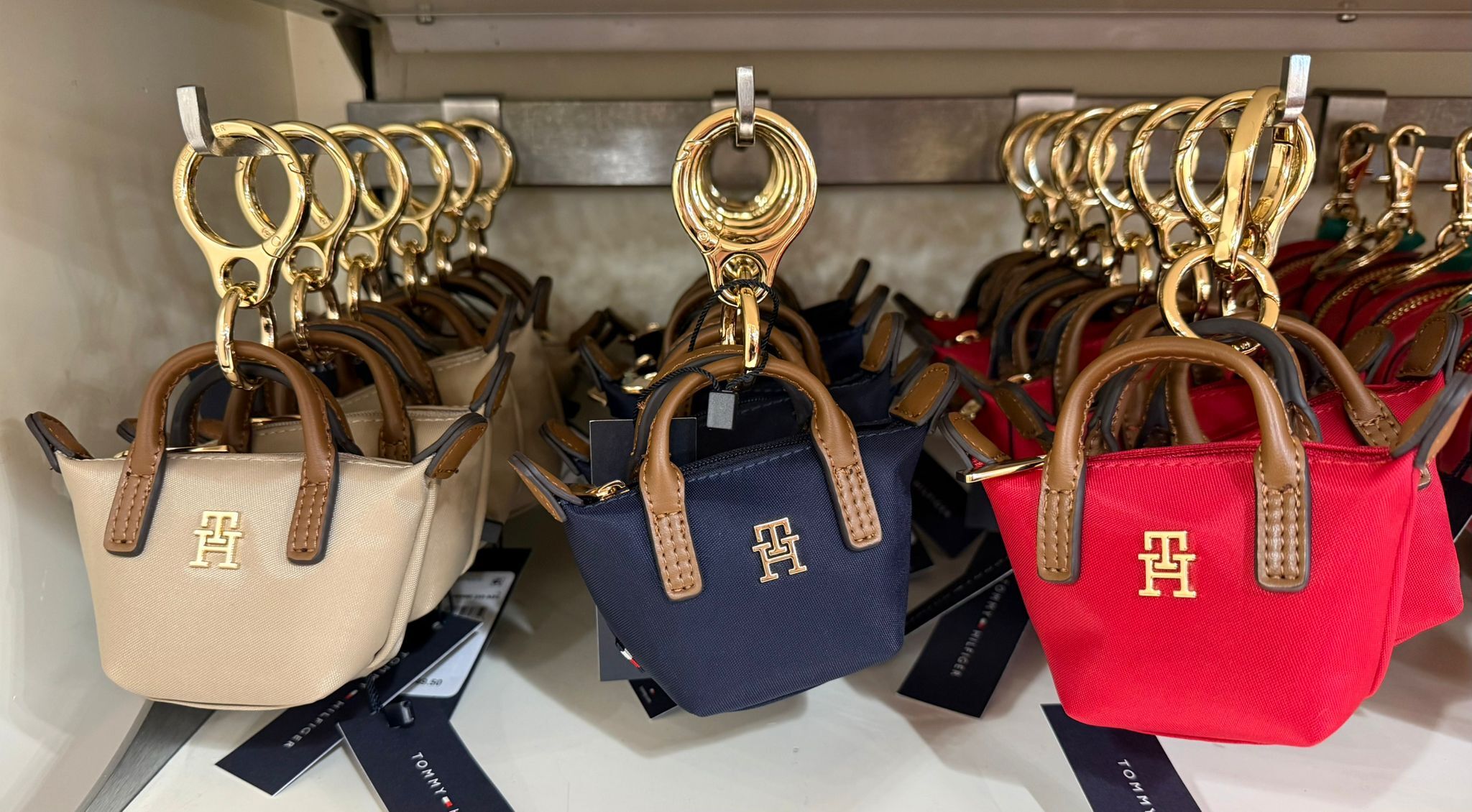 Tommy Hilfiger 小吊飾 A6-8