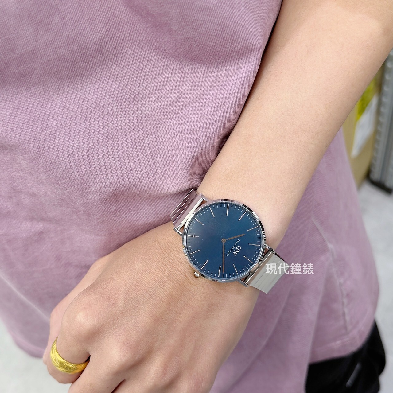 【DW Daniel Wellington】Piano Pink Onyx Unitone藍面手錶DW00100776 40mm 現代鐘錶
