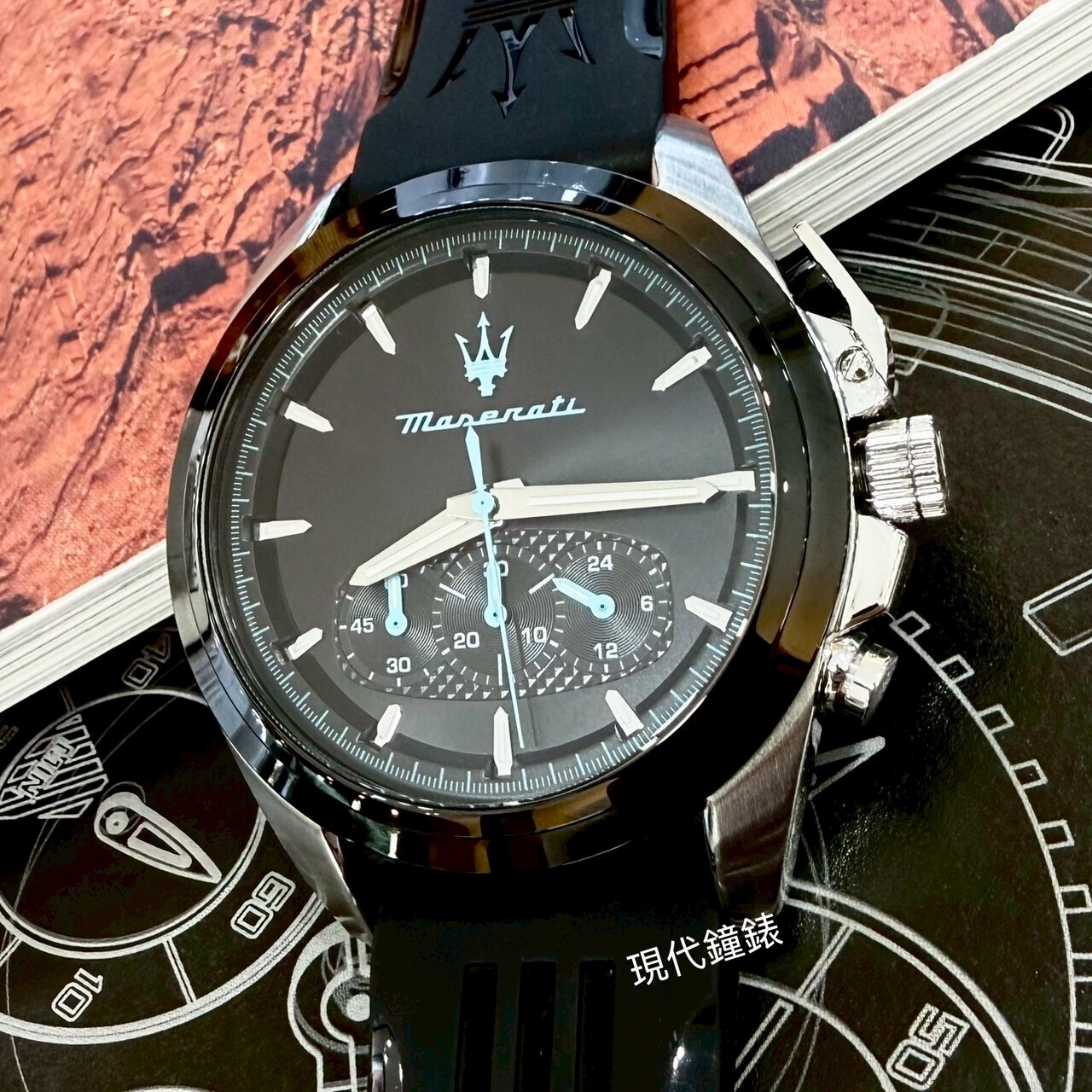 【Maserati 瑪莎拉蒂】海洋水藍色膠質款運動風  R8871612047 43mm 現代鐘錶