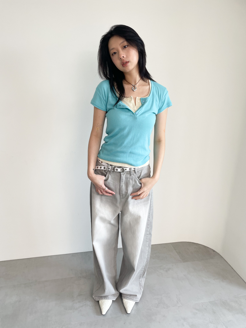pointelle round-neck button waist top