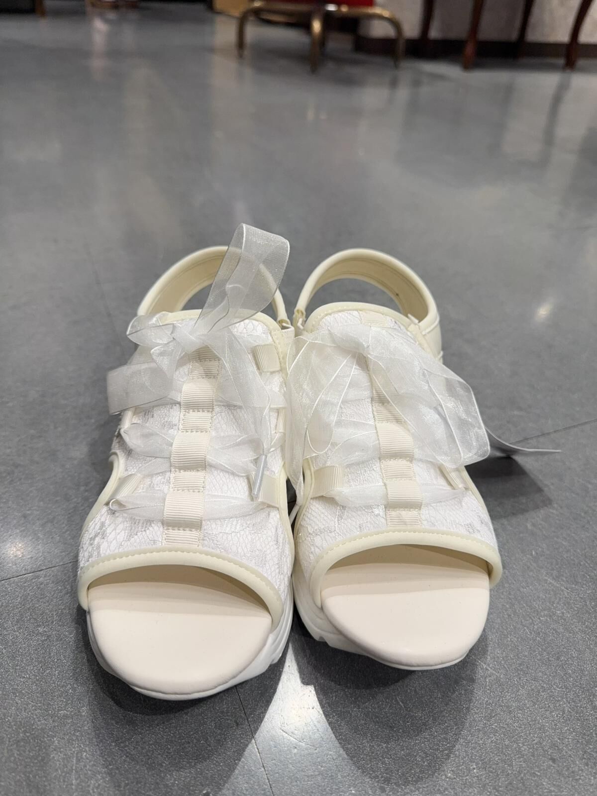 AS23 1寸高 $369 鞋盒+30