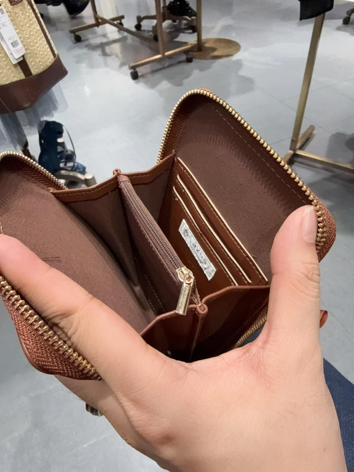 AS26 手機包、有斜孭帶 闊4.5 高8  $329