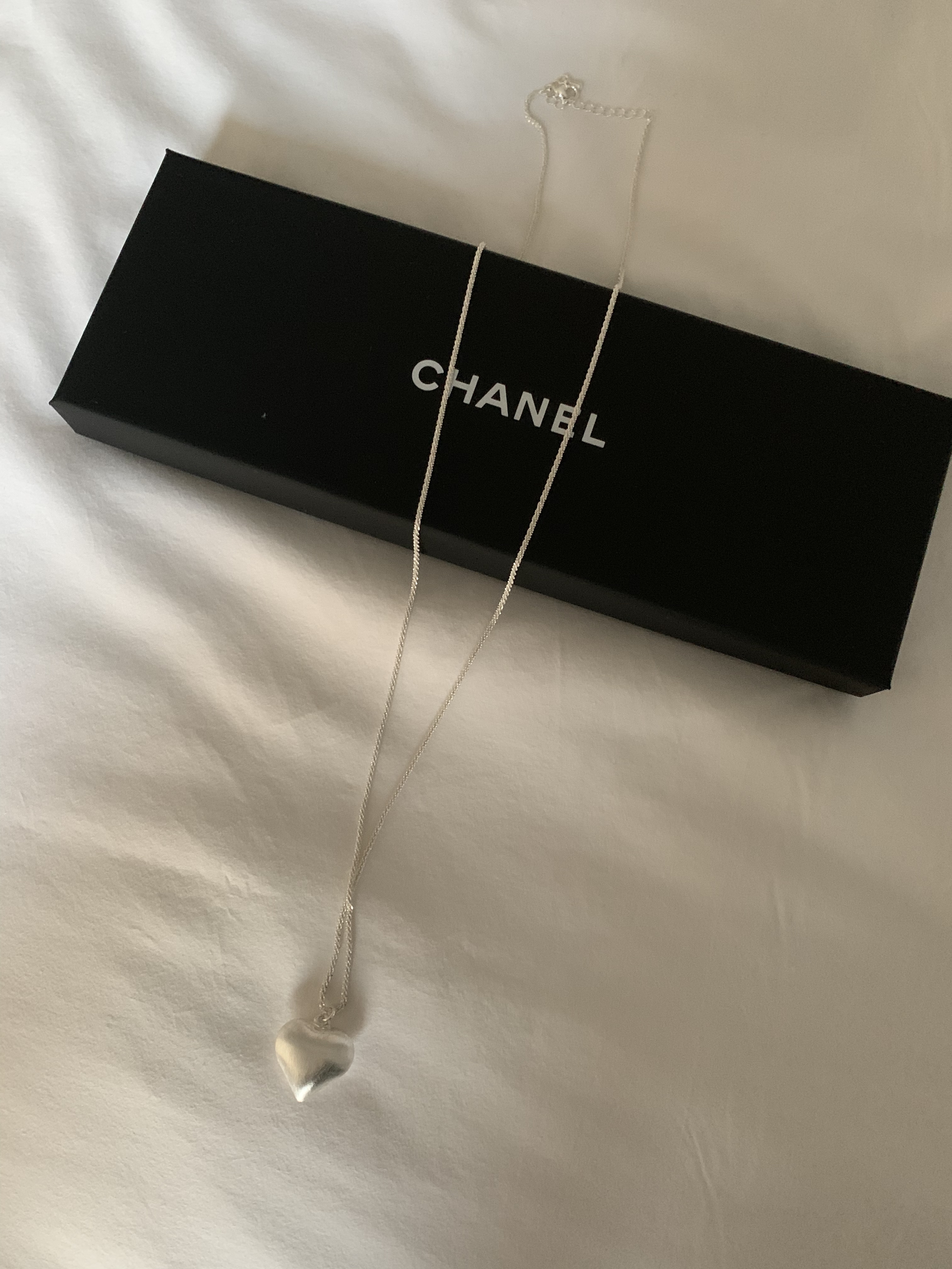 A07 BRUSHED HEART NECKLACE