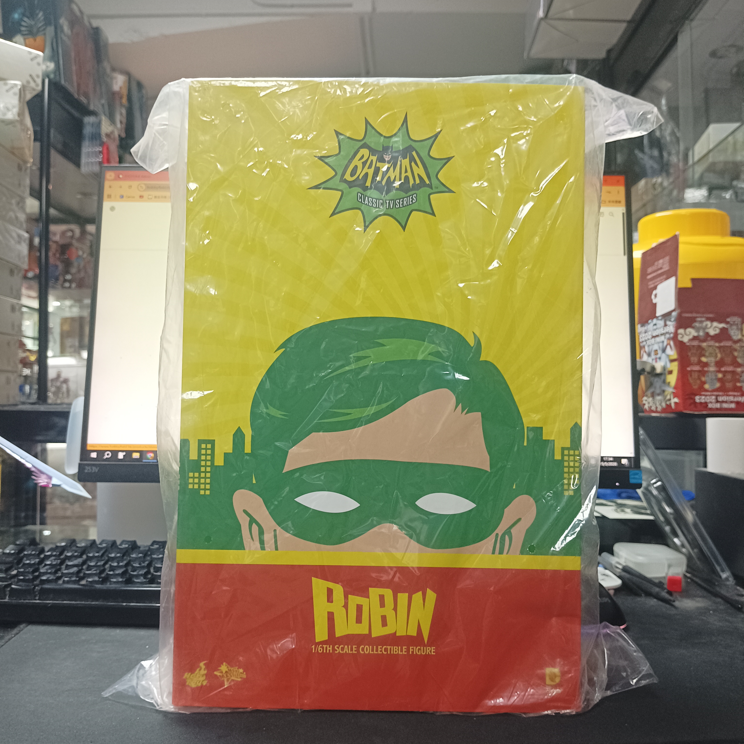 寄賣-其它-Hot Toys MMS219 Batman & Robin 1966 TV Series 1/6 Robin