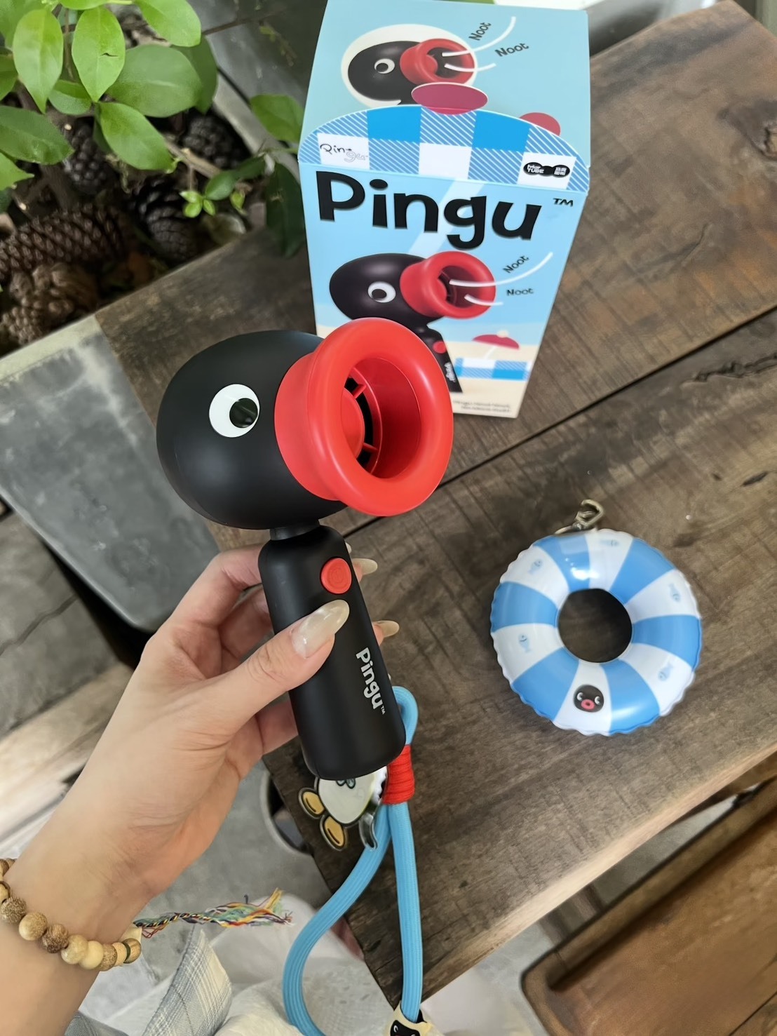 (預購）💙PINGU 企鵝家族 造型手持風扇 電扇 附吊飾