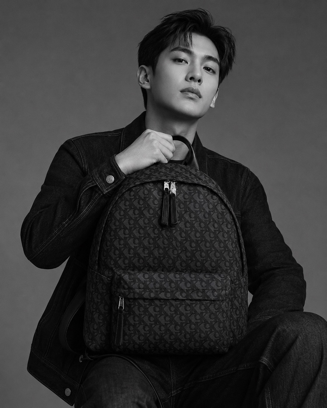 【Calvin Klein】CK Allover Monogram Logo  滿版 老花 CK LOGO 後背包