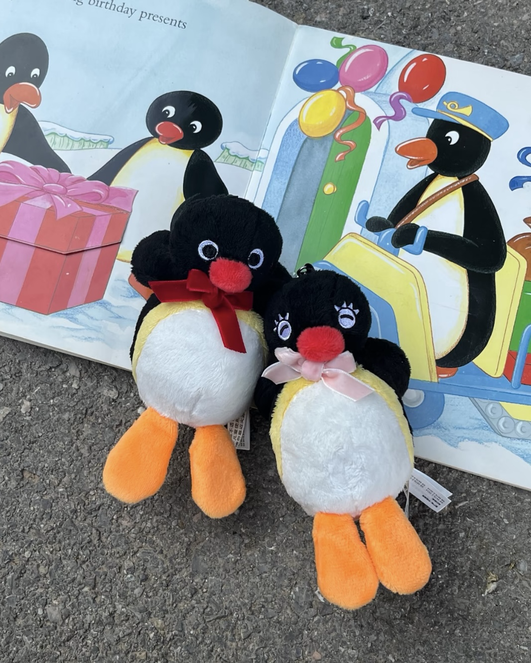 <正版授權>SHANDMOO 山莫 x PINGU 企鵝家族 情侶貼貼 PINGI 兩隻一組 毛絨 磁鐵 吊飾 娃娃