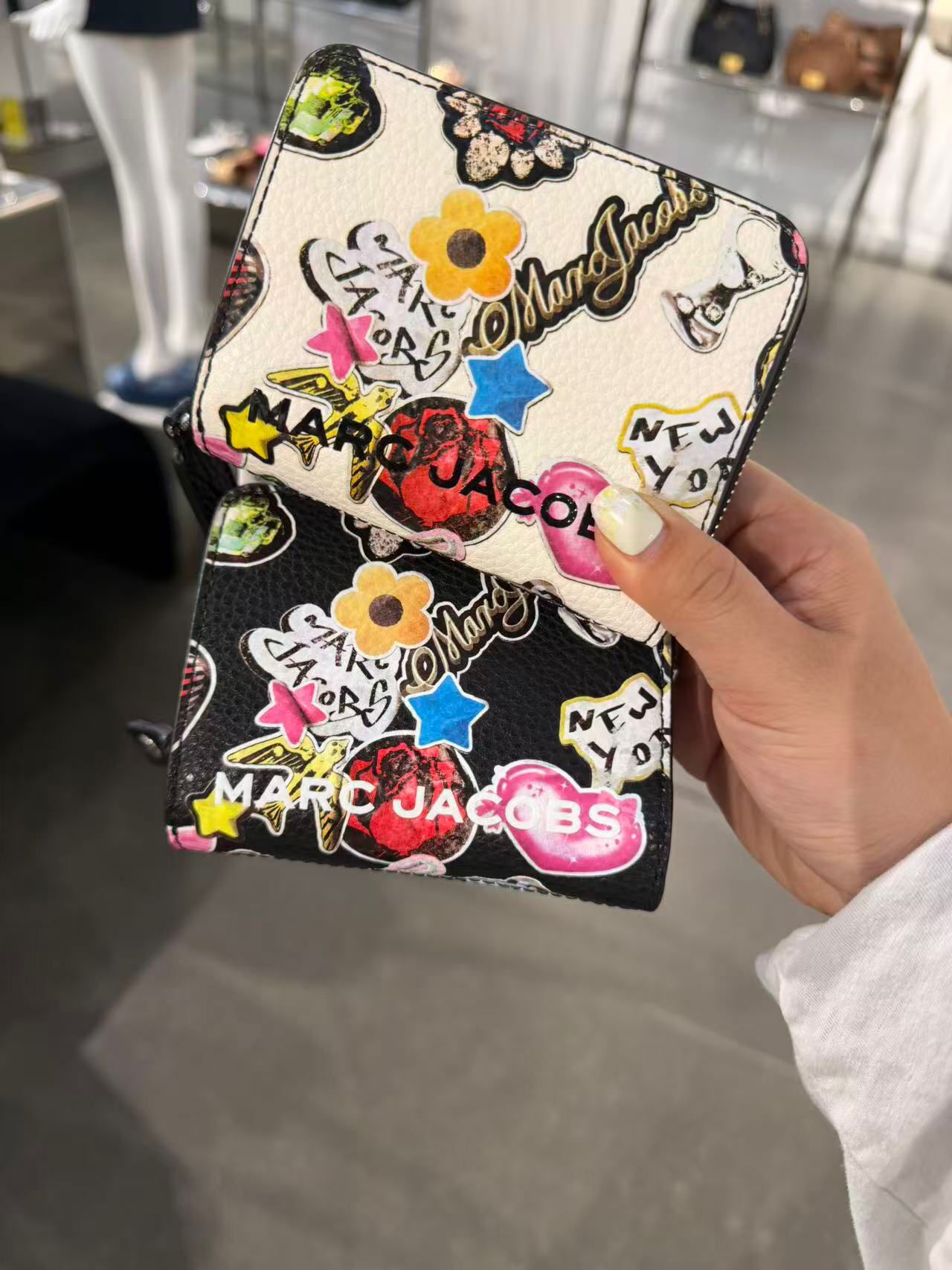 【預購】Marc Jacobs H051561 短款銀包