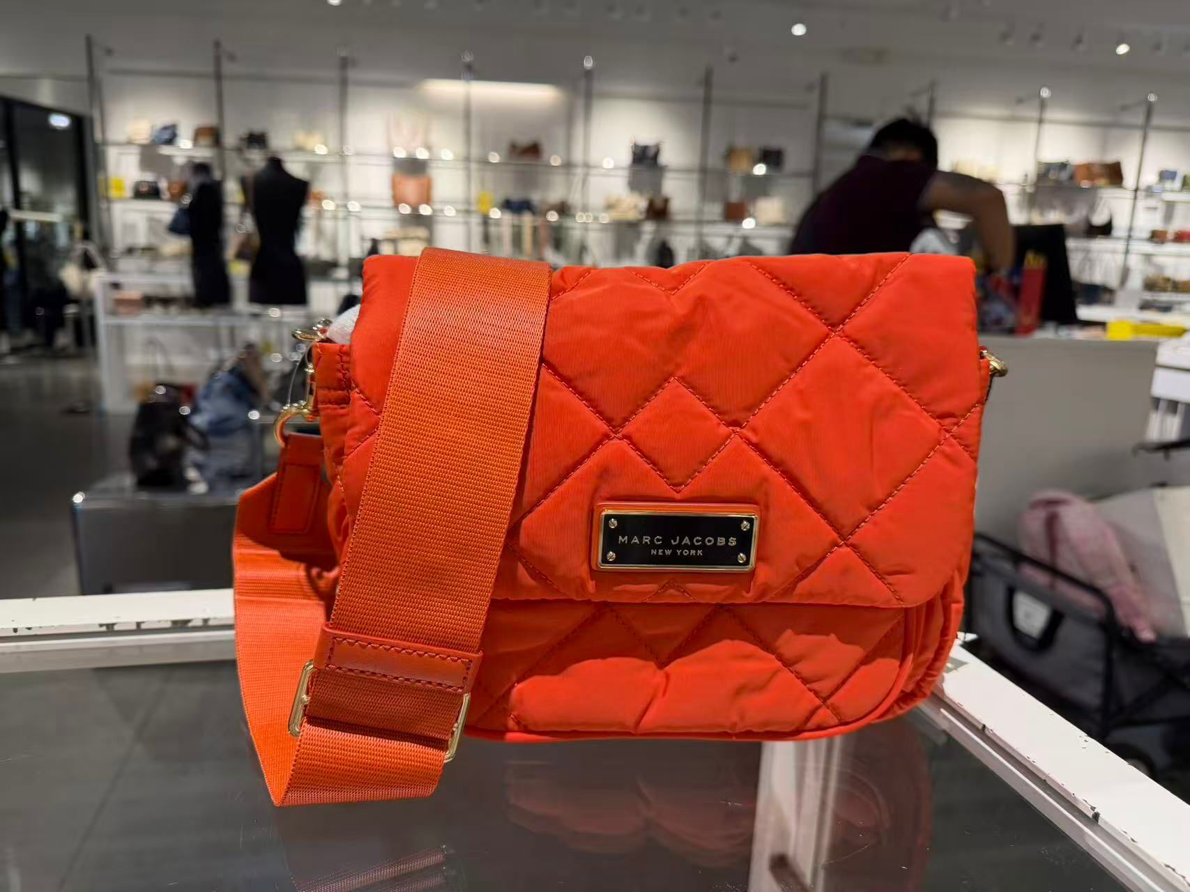 【預購】Marc Jacobs H051563 橙色尼龍斜挎包