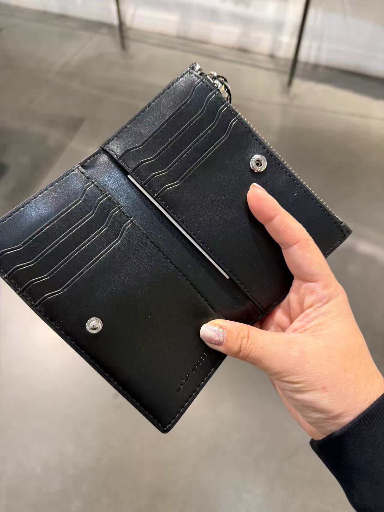 【預購】Marc Jacobs H051568 黑色星星銀包