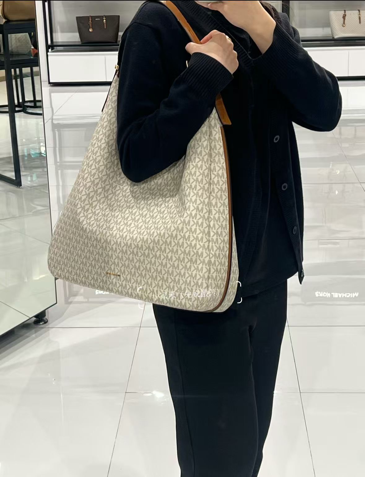 【預購】Michael Kors H051627 Nolita Hobo 老花款單肩包 (大號)