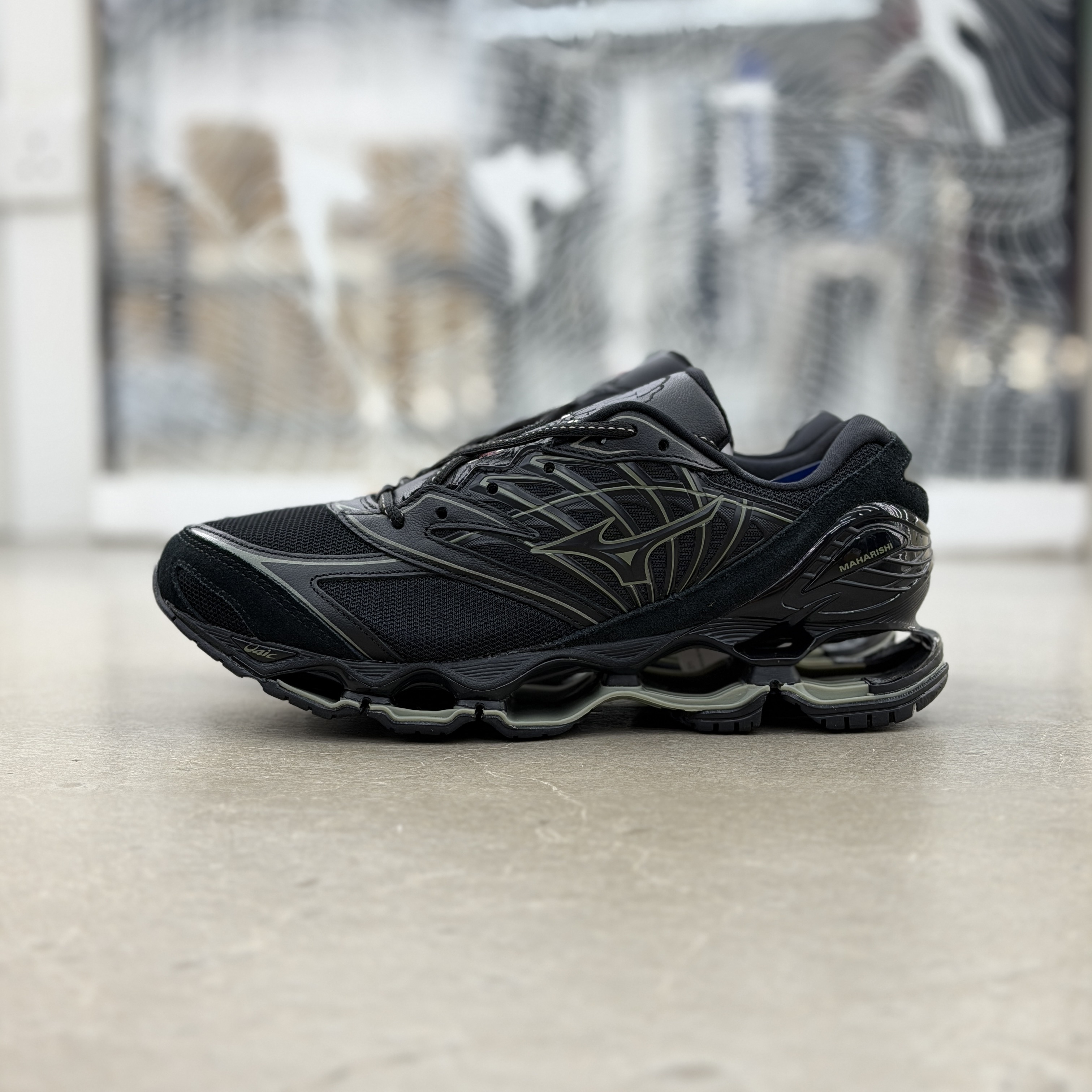 Mizuno Wave Prophecy LS Maharishi Black |  D1GD261701