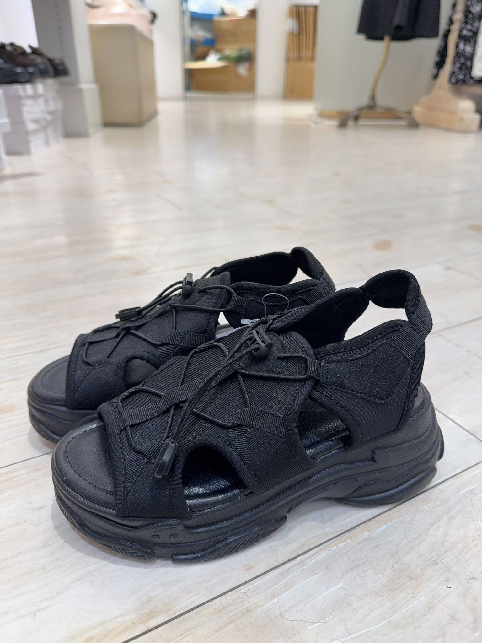 NC60 $399 鞋盒+30