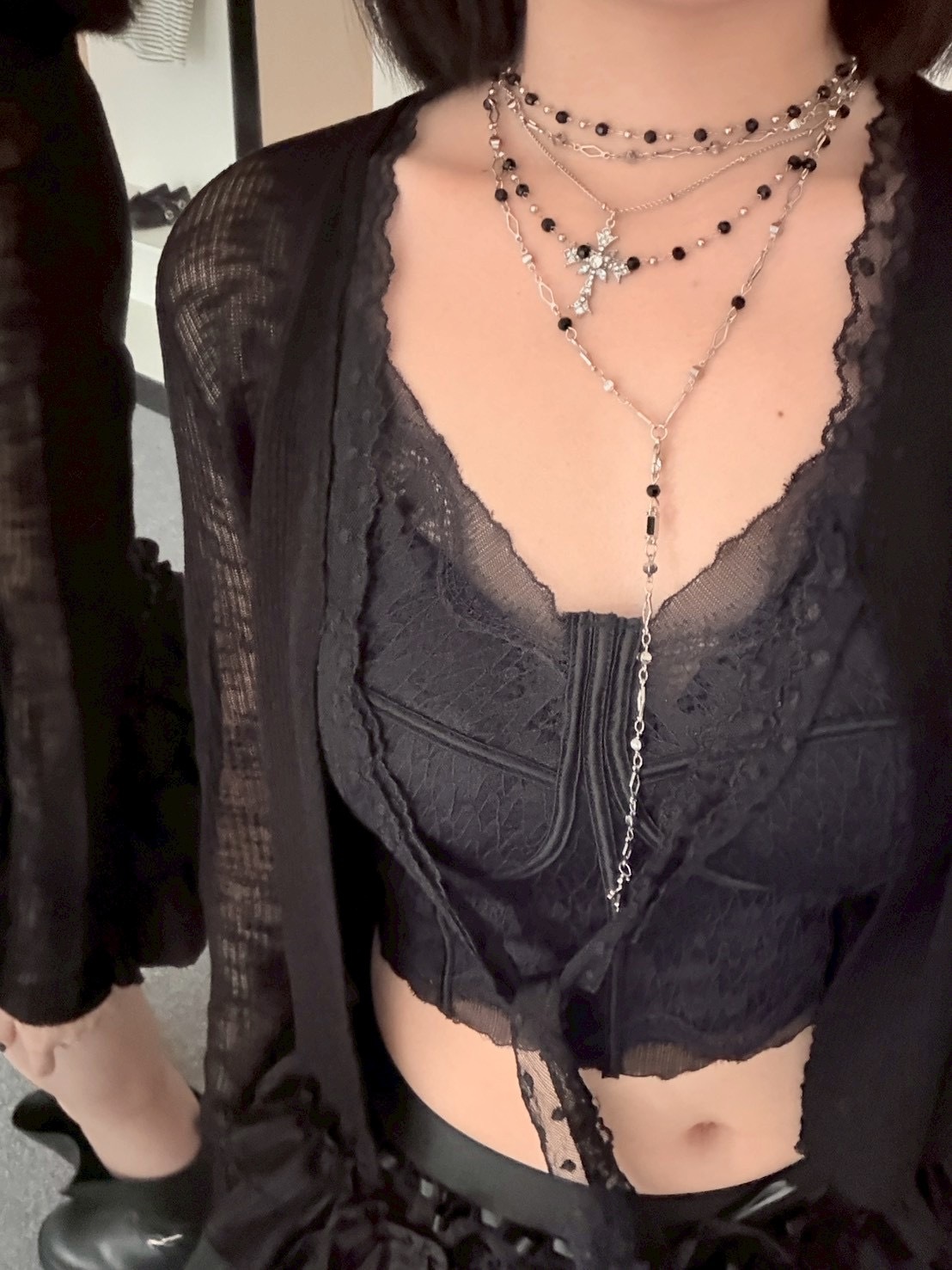 萬中選一💝 蕾絲綁帶V領防曬罩衫 黑色