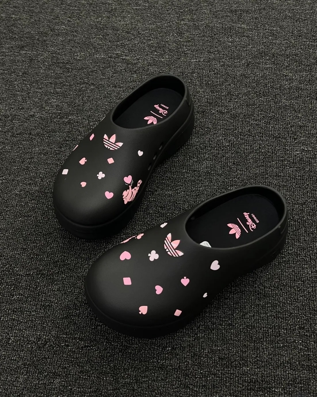 <奇幻旅程🧚🏻>ADIDAS ADIFOM STAN SMITH X DISNEY 迪士尼 愛麗絲的夢遊仙境 穆勒鞋 懶人鞋