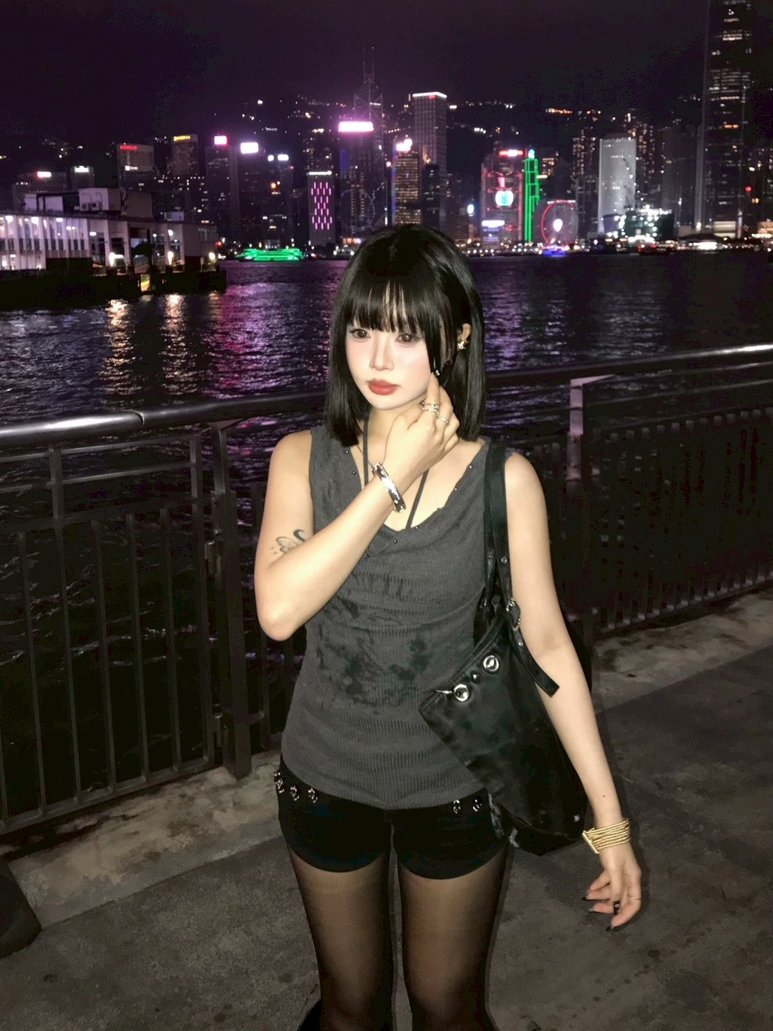多種穿法❤️‍🔥蕾絲拼接 蕩領印花背心 灰色