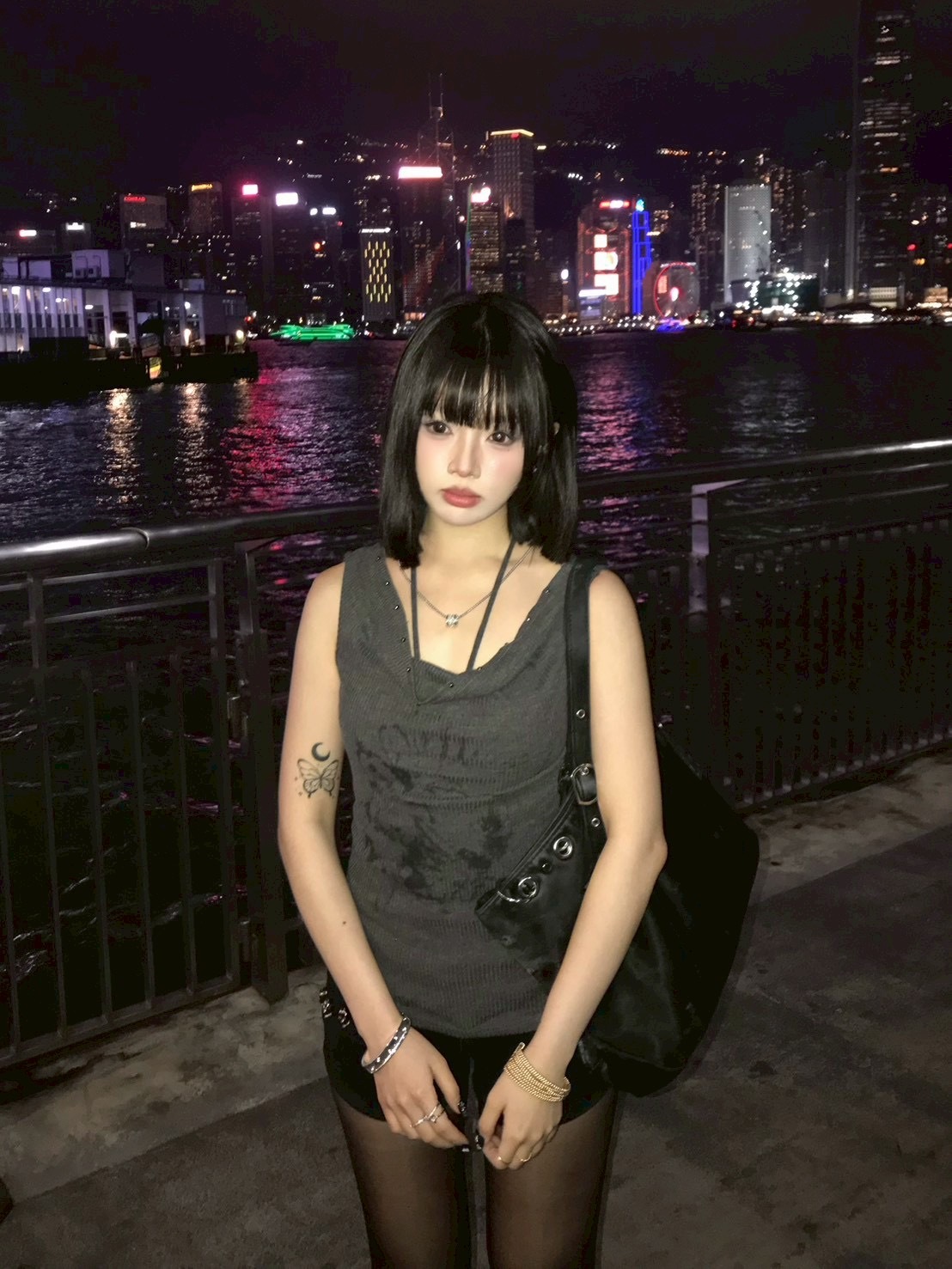 多種穿法❤️‍🔥蕾絲拼接 蕩領印花背心 灰色