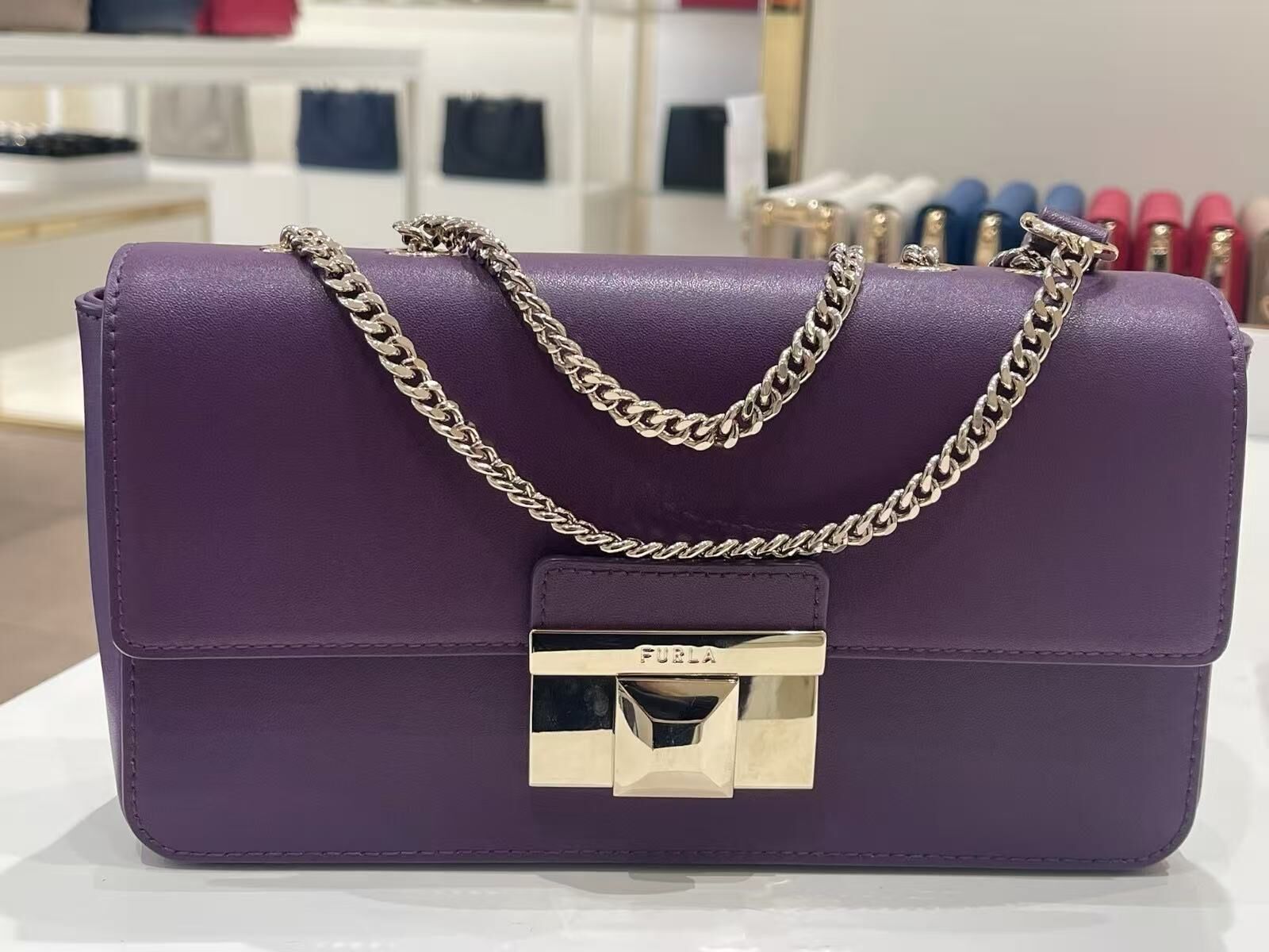 【預購】 Furla  H051657 Venere 紫色鏈條斜挎包