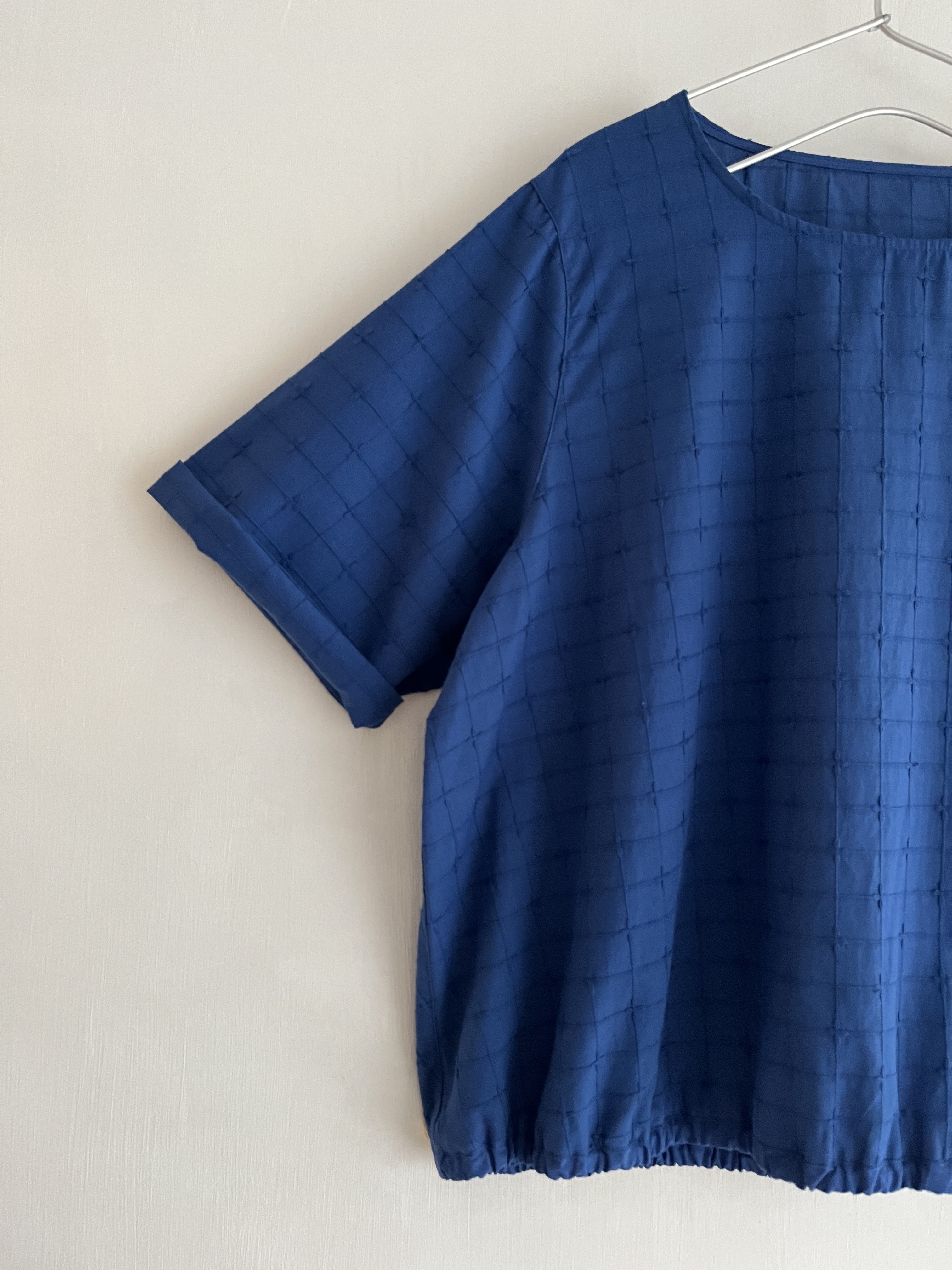 LECIEL A TEMPSDOUX藍色刺繡格仔立體花花top