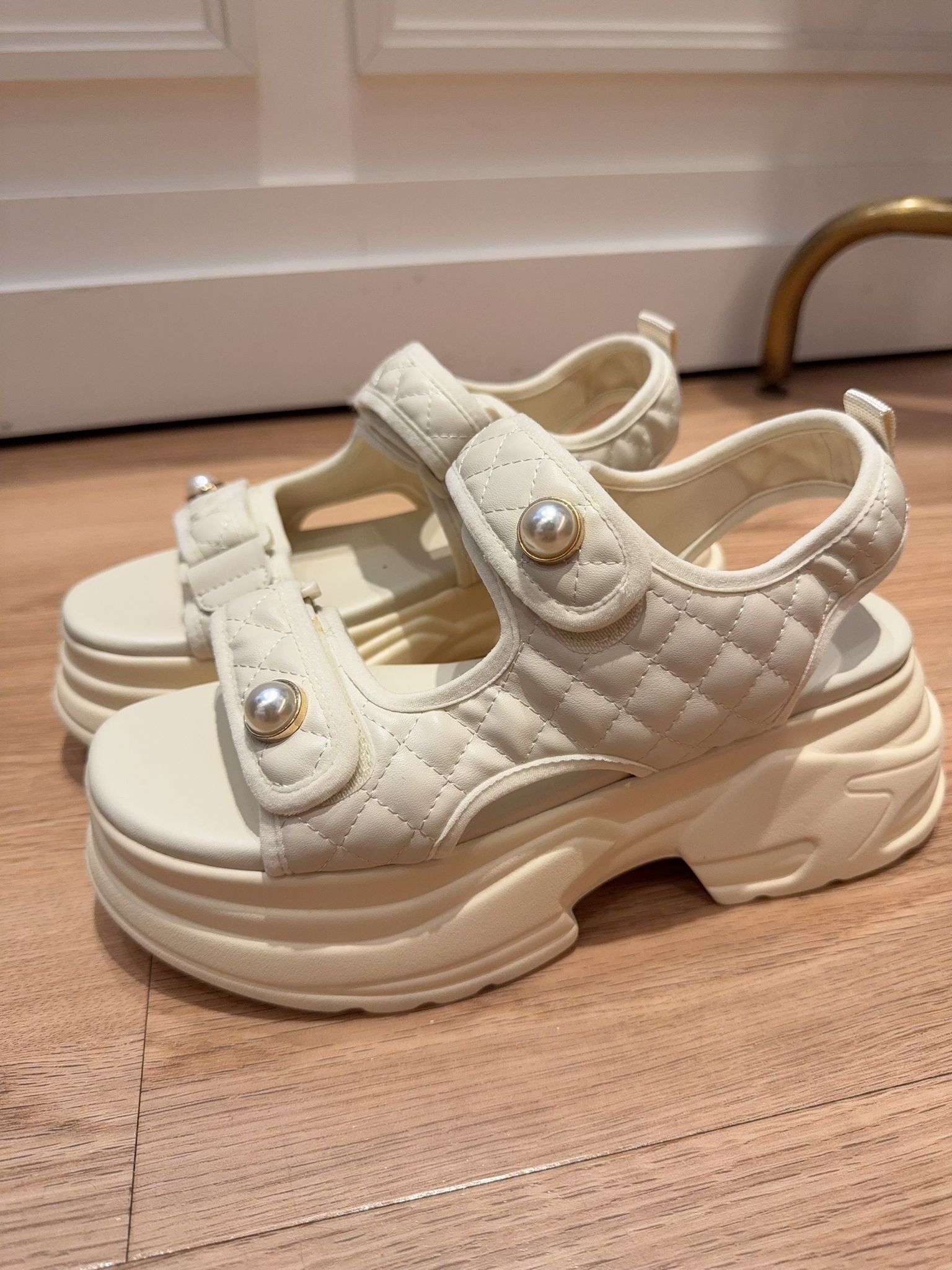 OL09 2寸半高 $369 鞋盒+30