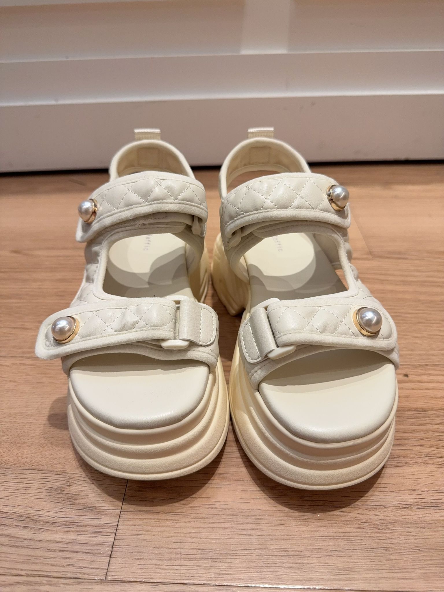 OL09 2寸半高 $369 鞋盒+30