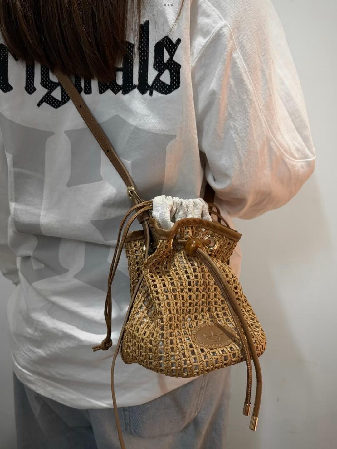 【預購】Adidas Originals 夏日風情 Crochet 鉤織 編織 草編 帆布 內袋 斜背包 托特包 LE9845 LE9846