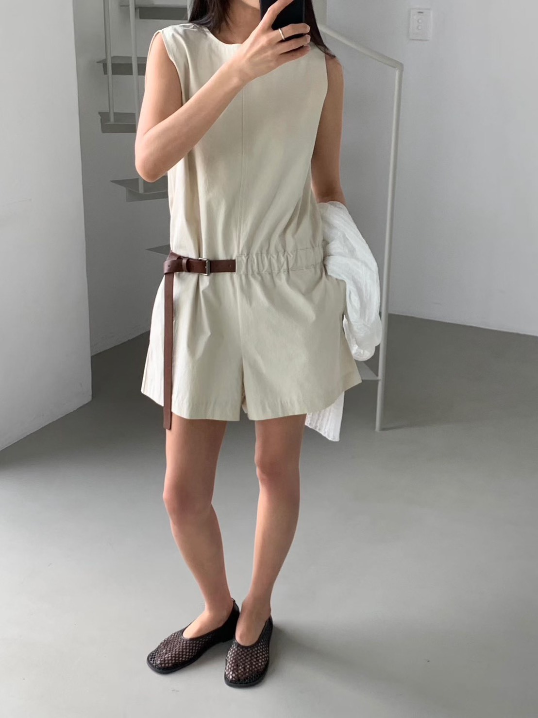 無袖藏腰帶連身短褲