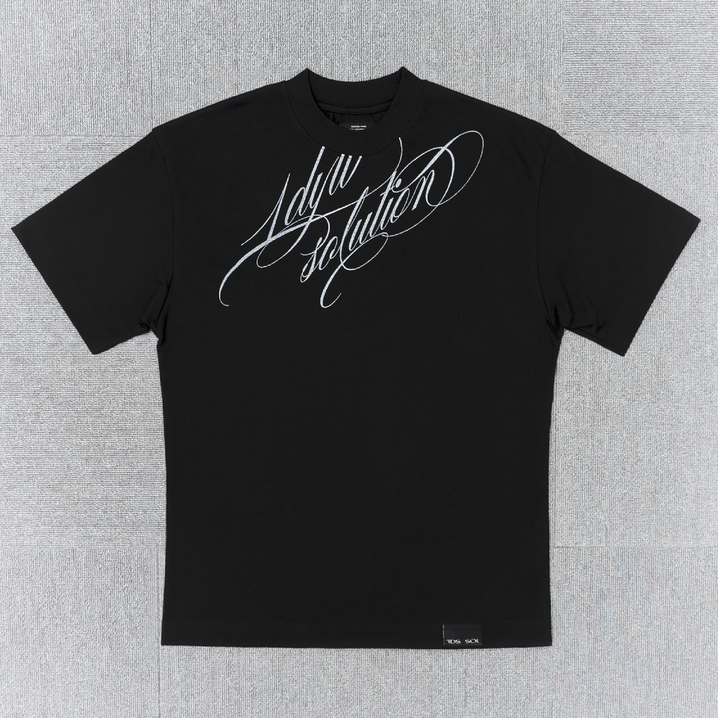 1dyll.assemblag 1ds Cursive Logo Slim Tee