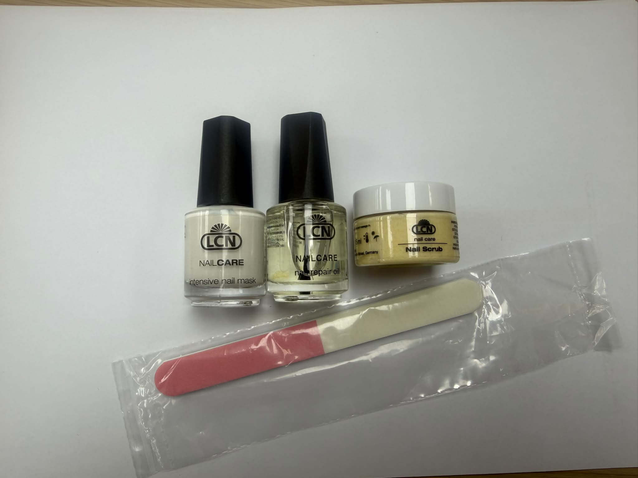 AX013 LCN指尖的美麗(雙面磨光挫1支+潤甲磨砂膏15ml+修護潤甲膜16ml+指甲護養油16ml)