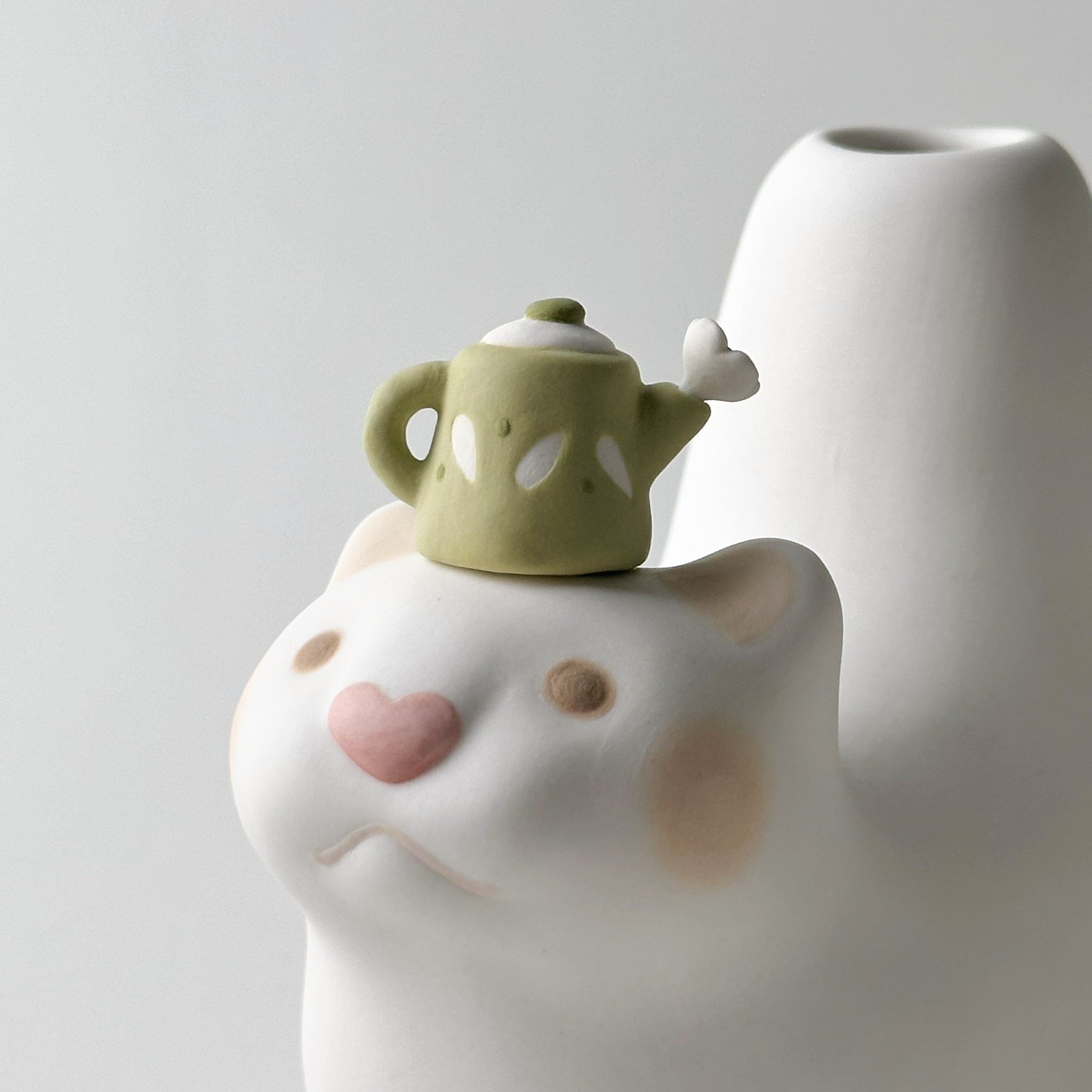 白貓茶壺