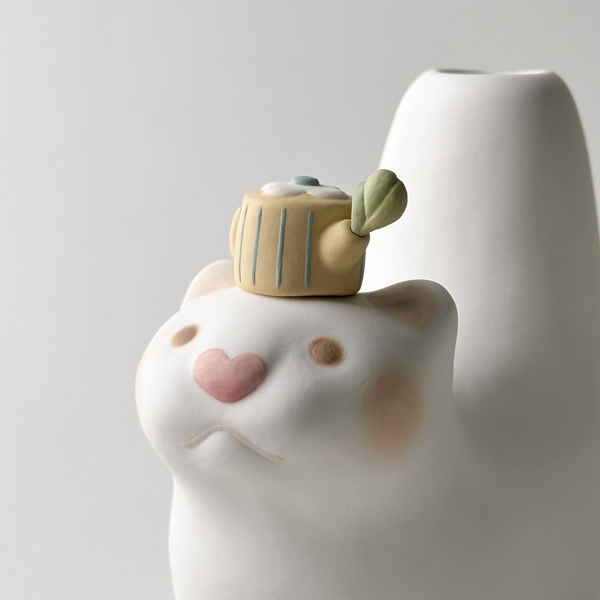 白貓茶壺
