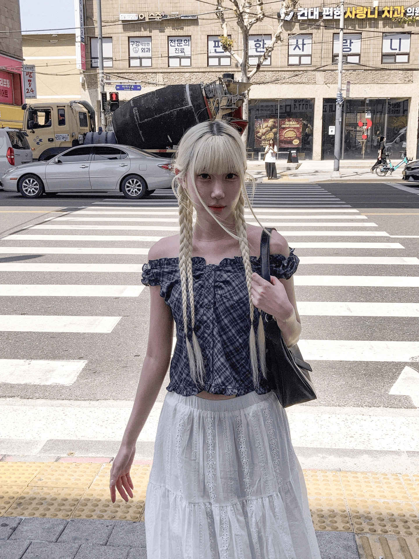 Girly Ruffle Checkered Top〈🇰🇷DAY 3〉