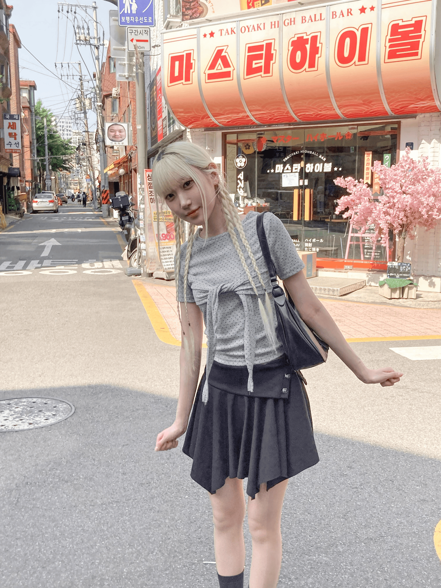 Polka Dots Tie-up Tee〈🇰🇷DAY 3〉