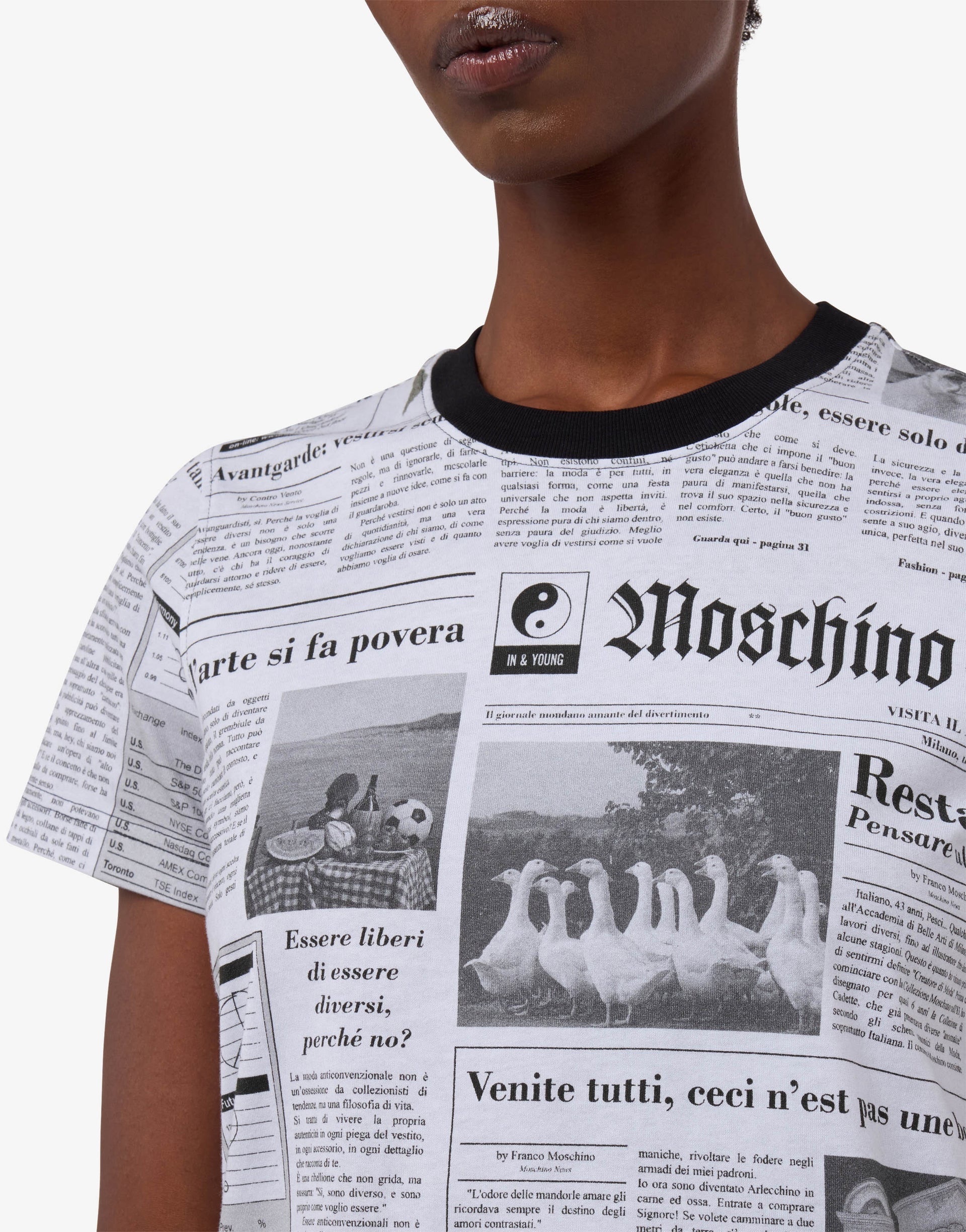MOSCHINO 英文報紙圖案上衣*