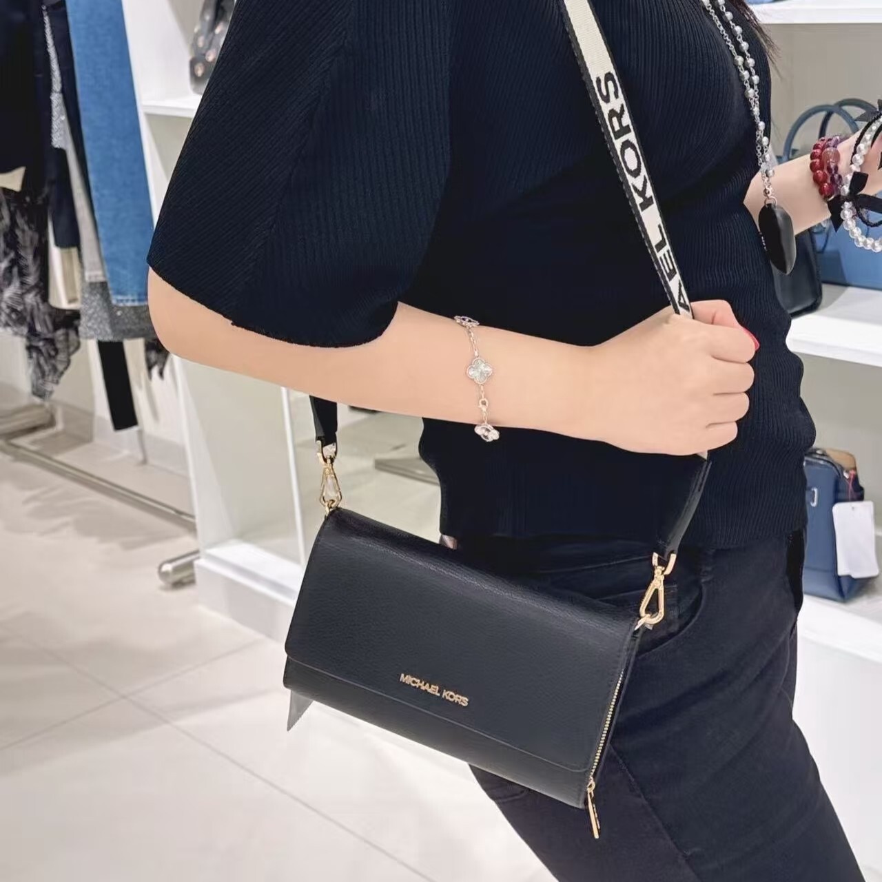 【預購】Michael Kors H051618 粗帶翻蓋斜咩包